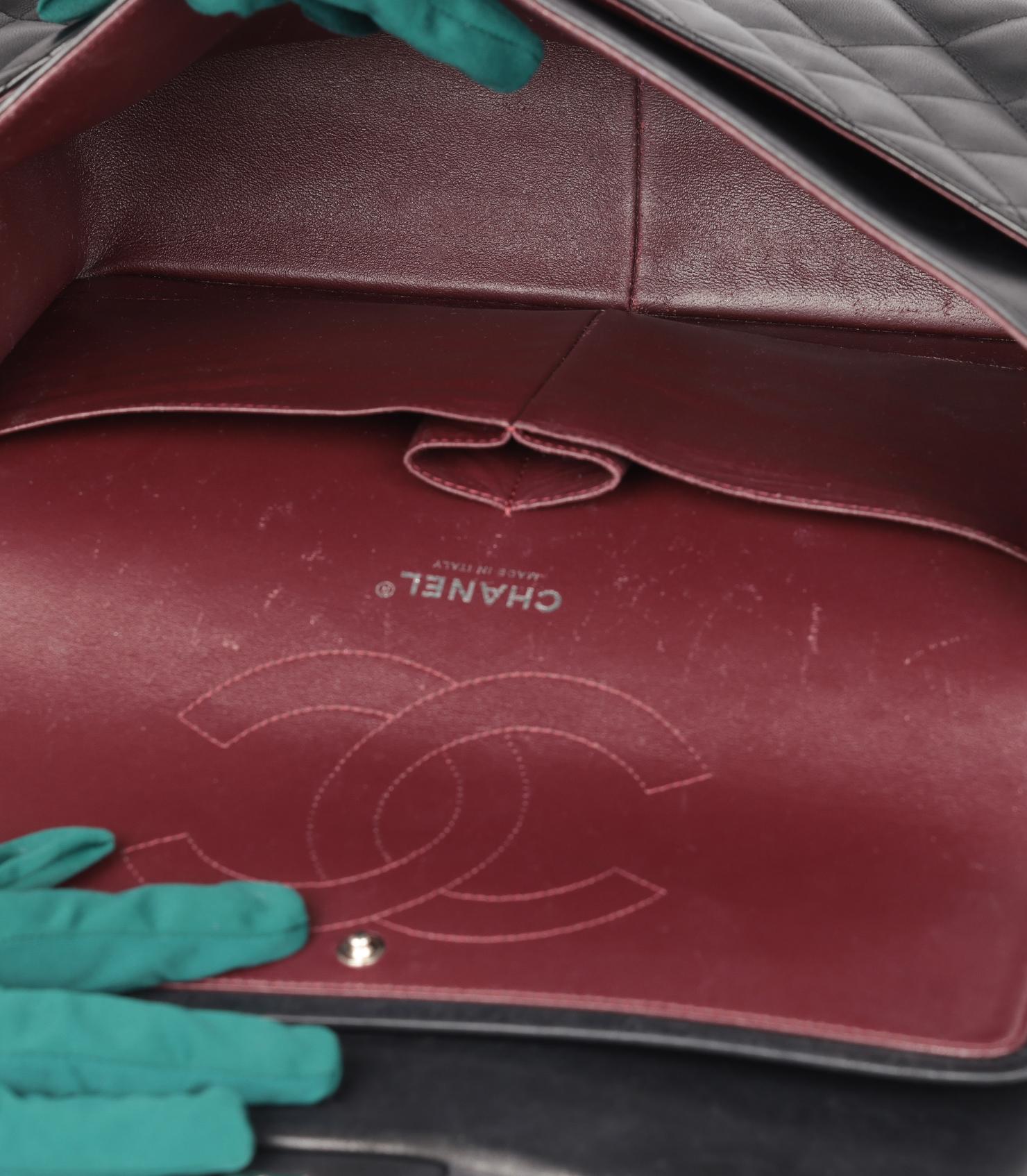 Chanel Bolso Jumbo Clásico Negro Acolchado Piel Cordero Doble Solapa en venta 5