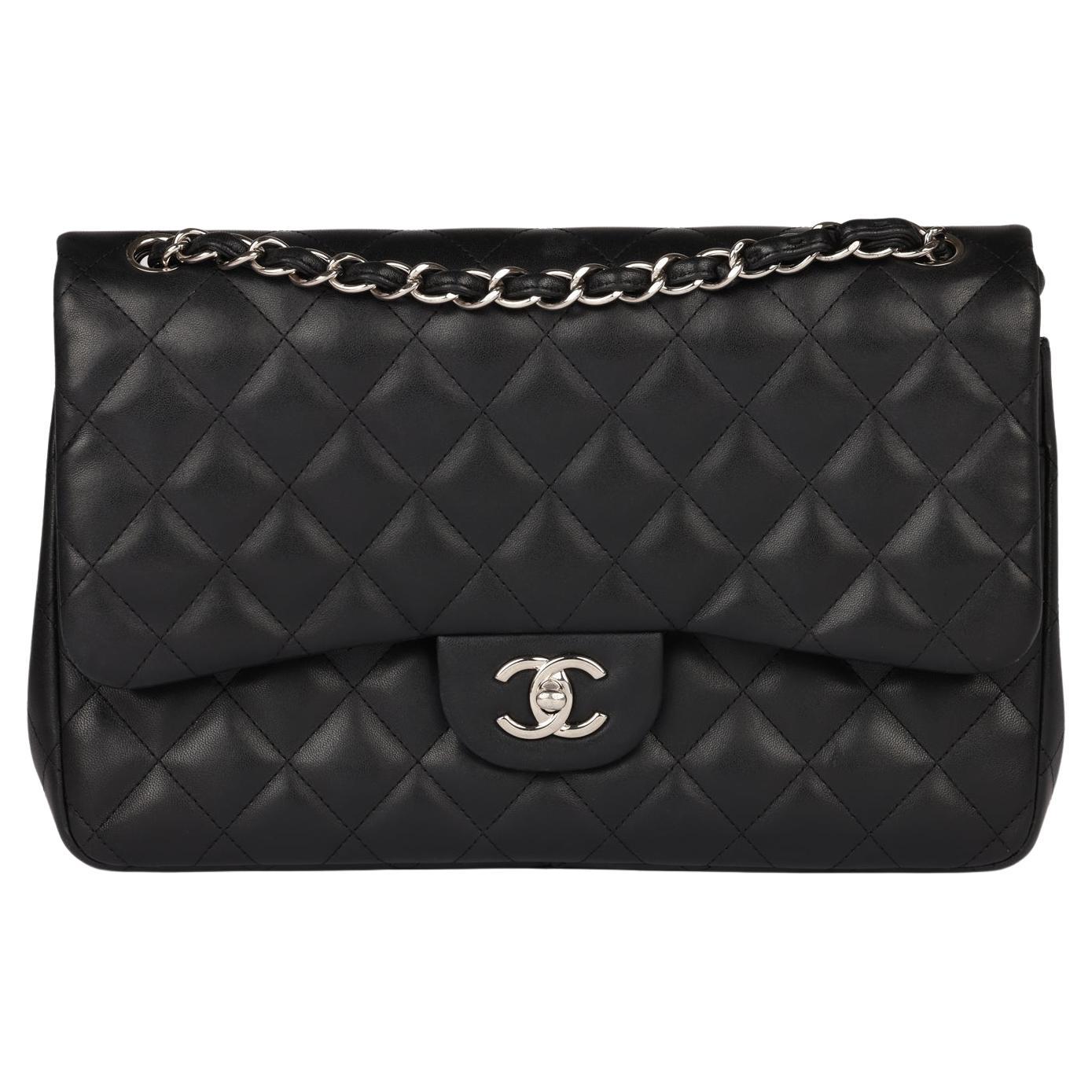 Chanel Borsa nera trapuntata in pelle d'agnello Jumbo Classic Leather con doppia patta