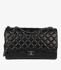 Chanel Schwarzes gestepptes Lammleder Jumbo Drawstring Classic Single Flap Bag