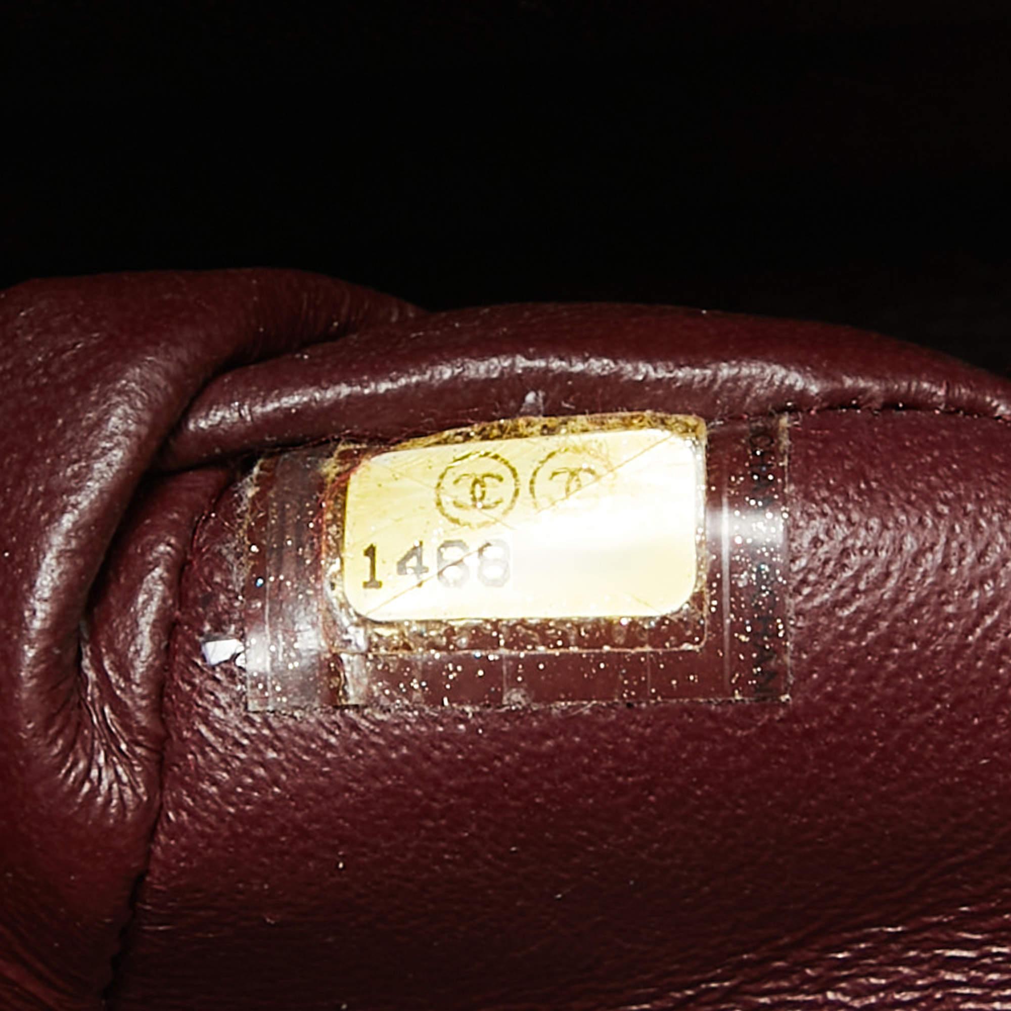 Chanel Schwarze Maxi Classic Double Flap Tasche aus gestepptem Lammfell und Leder im Angebot 14