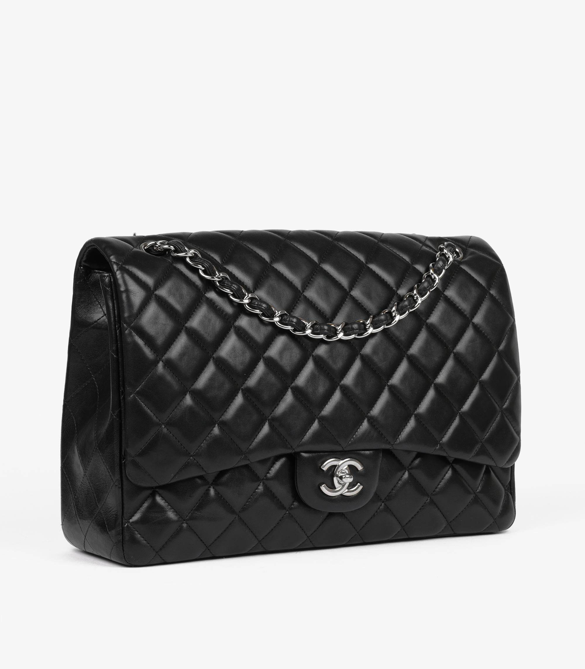 Noir Chanel - Sac à main classique à rabat unique en cuir d'agneau matelassé - noir en vente