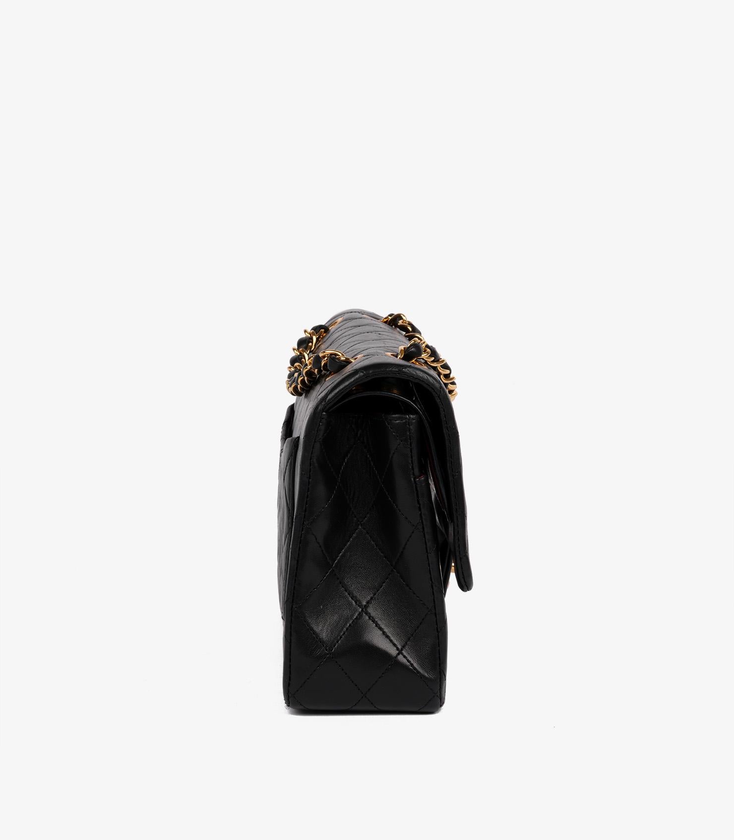 Bolso Chanel Negro Acolchado Piel de Cordero Clásico Mediano con Doble Solapa en Excelente Estado en Bishop's Stortford, Hertfordshire