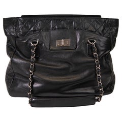 Chanel Tote nera trapuntata in pelle di agnello Reissue East West