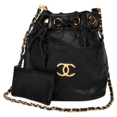 Chanel Schwarzes gestepptes Lammfell Leder Vintage Kleine Classic Bucket Bag