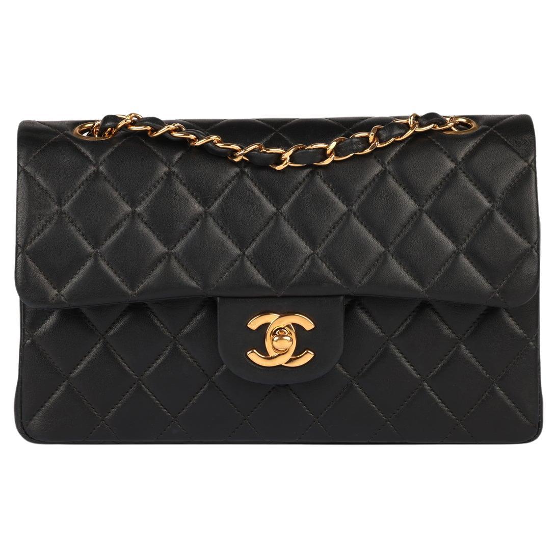 Chanel Nero trapuntato in pelle di agnello Vintage Small Classic Double Flap Bag