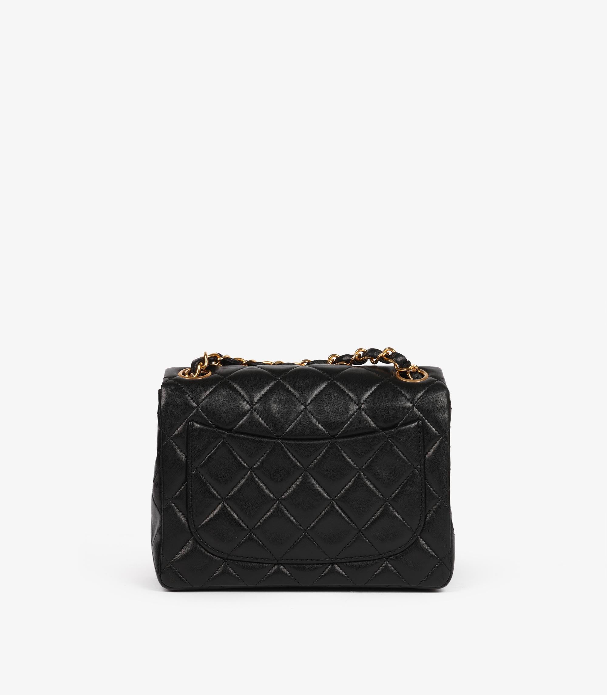 Chanel - Mini sac à rabat carré vintage en cuir d'agneau matelassé - noir Excellent état - En vente à Bishop's Stortford, Hertfordshire