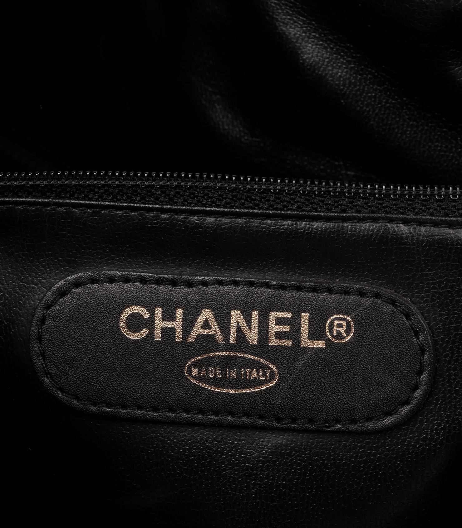 Chanel Black Quilted Lambskin Leather Vintage Timeless Boston 50 For Sale 3