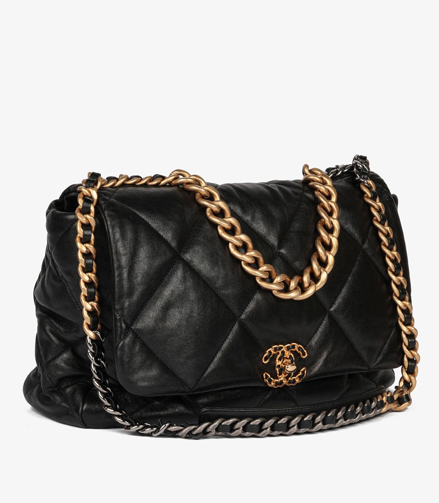 Nero Chanel Black Quilted Lambskin Maxi 19 Flap Bag in vendita