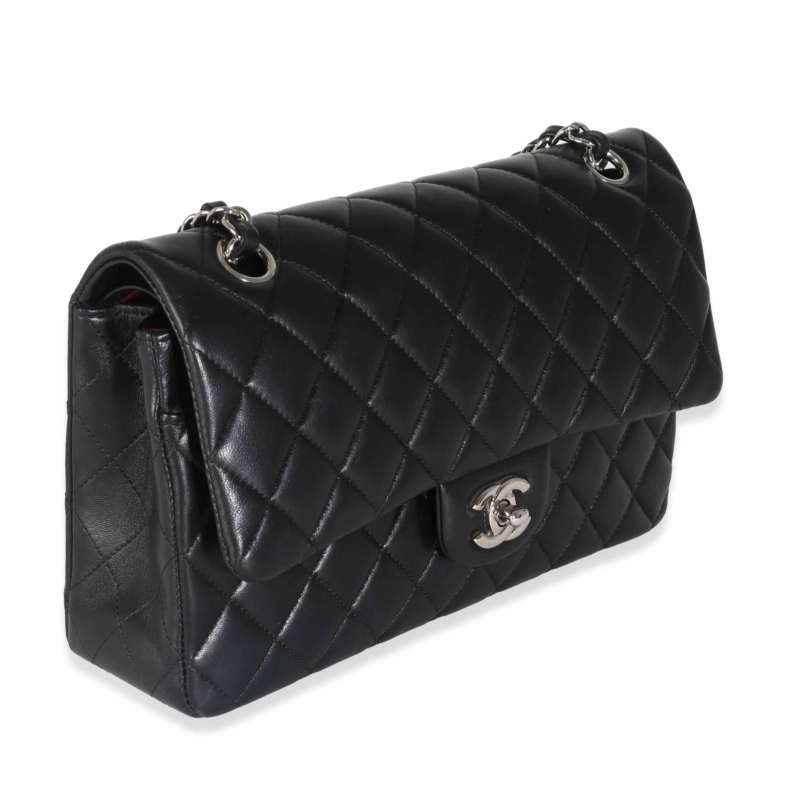 Chanel Black Quilted Lambskin Medium Classic Double Flap Bag In Excellent Condition For Sale In New York, NY