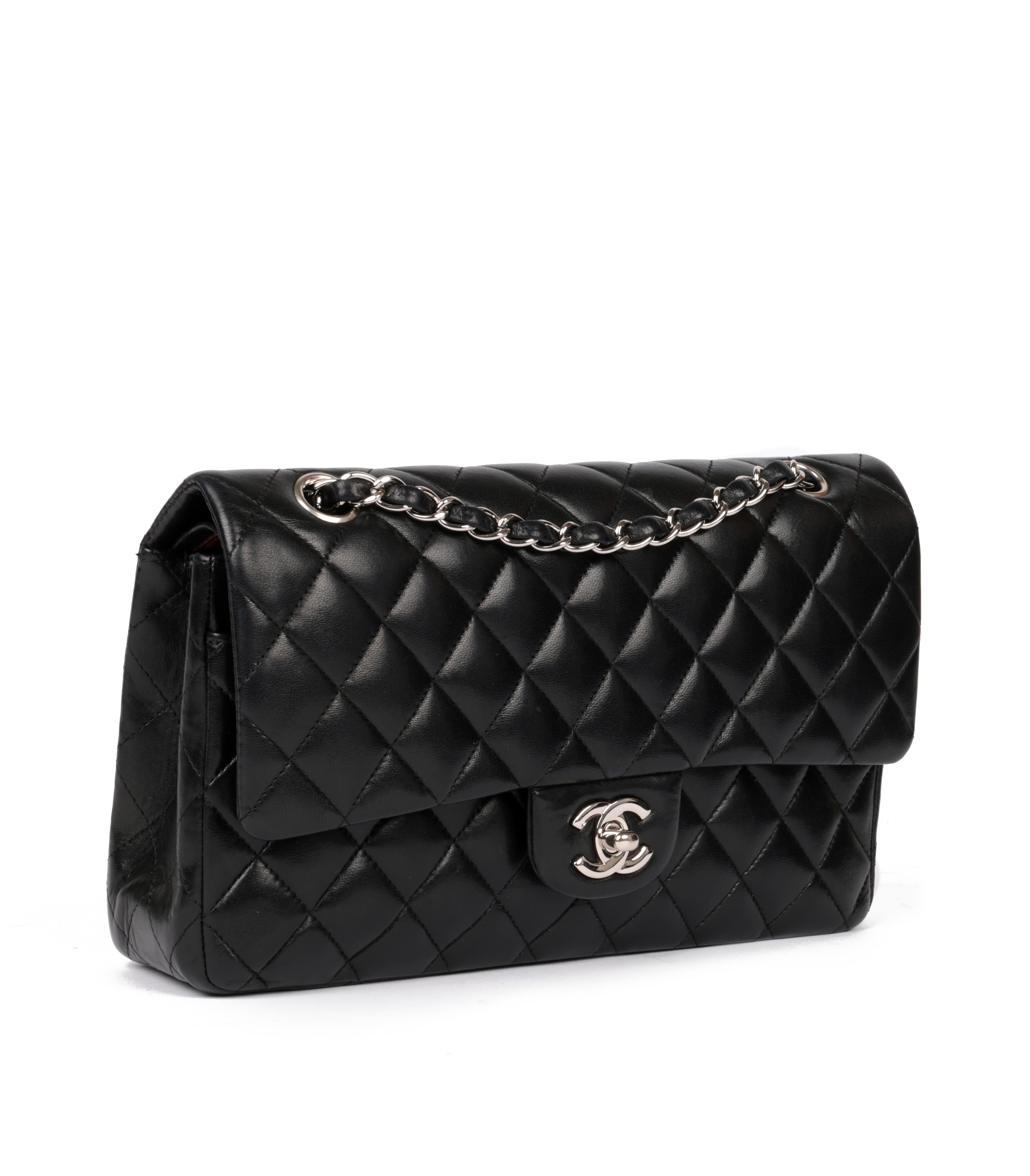 Nero Chanel Black Quilted Lambskin Medium Classic Double Flap Bag in vendita