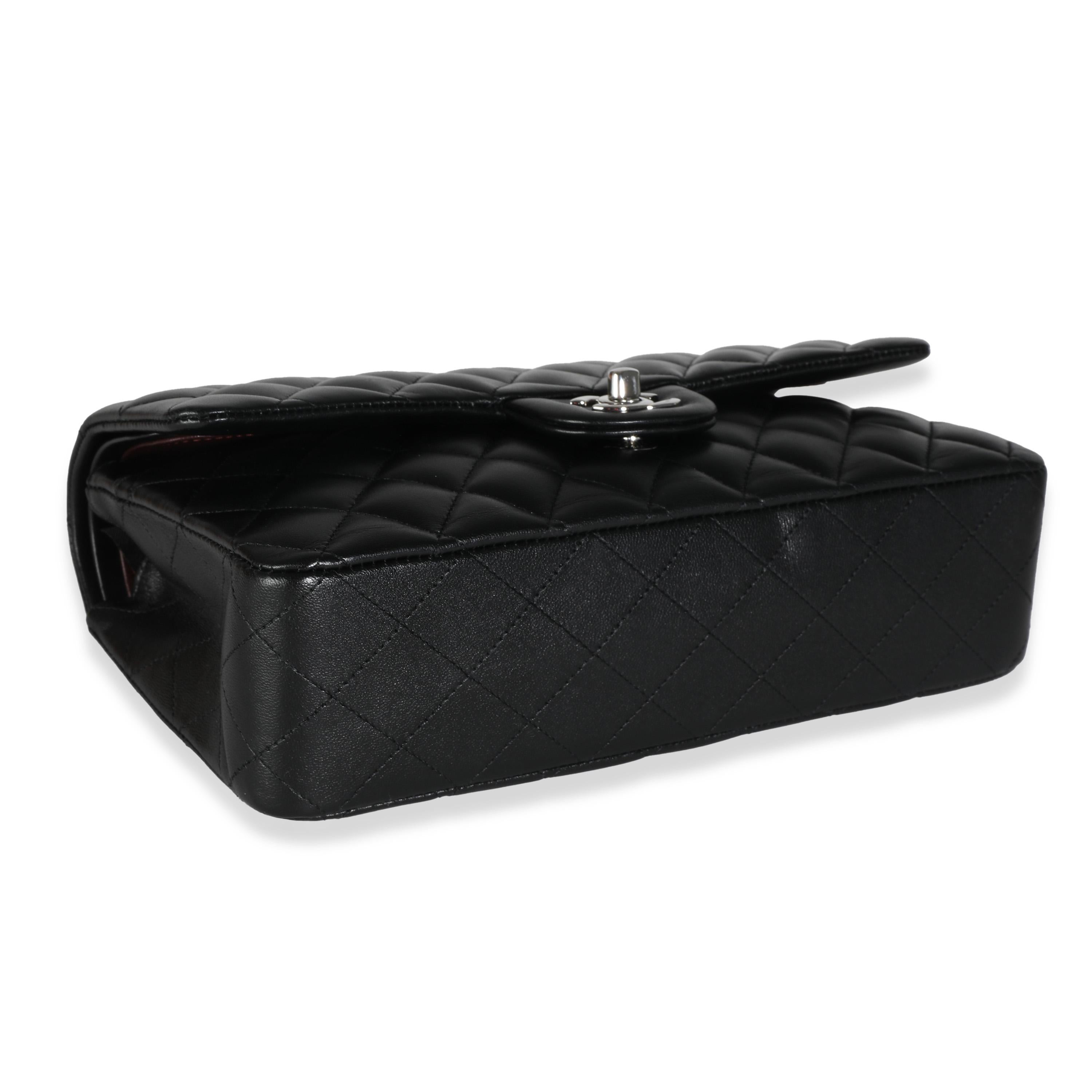 Chanel Schwarze klassische Tasche aus gestepptem Lammfell mit doppelter Klappe im Angebot 2
