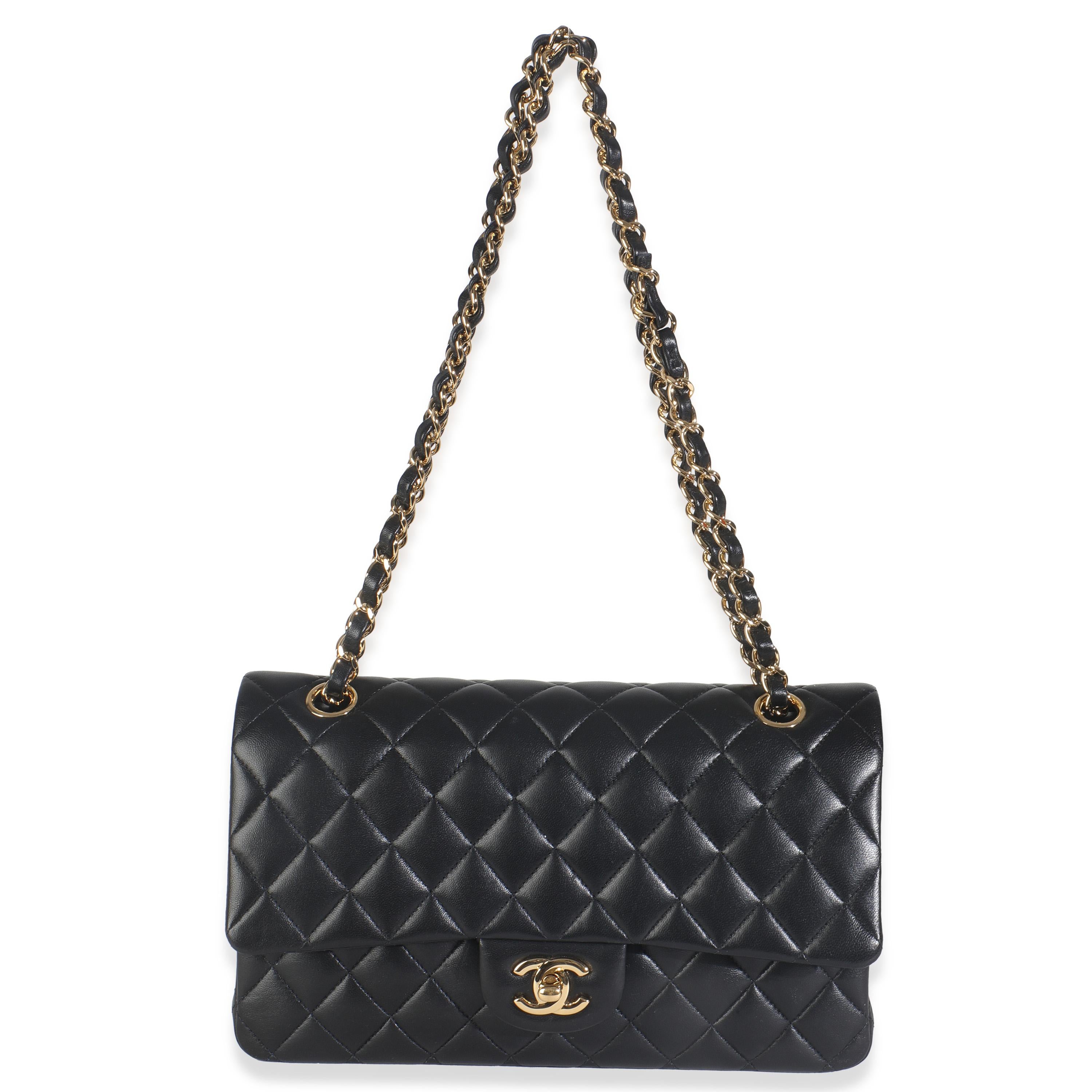 Chanel Schwarze klassische Tasche aus gestepptem Lammfell mit doppelter Klappe im Angebot 2