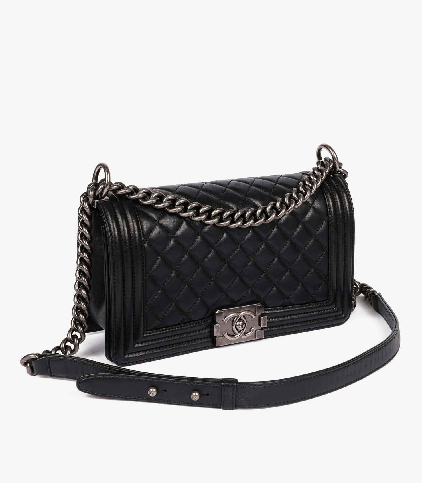 Nero Chanel nera trapuntata in pelle d'agnello media Le Boy in vendita