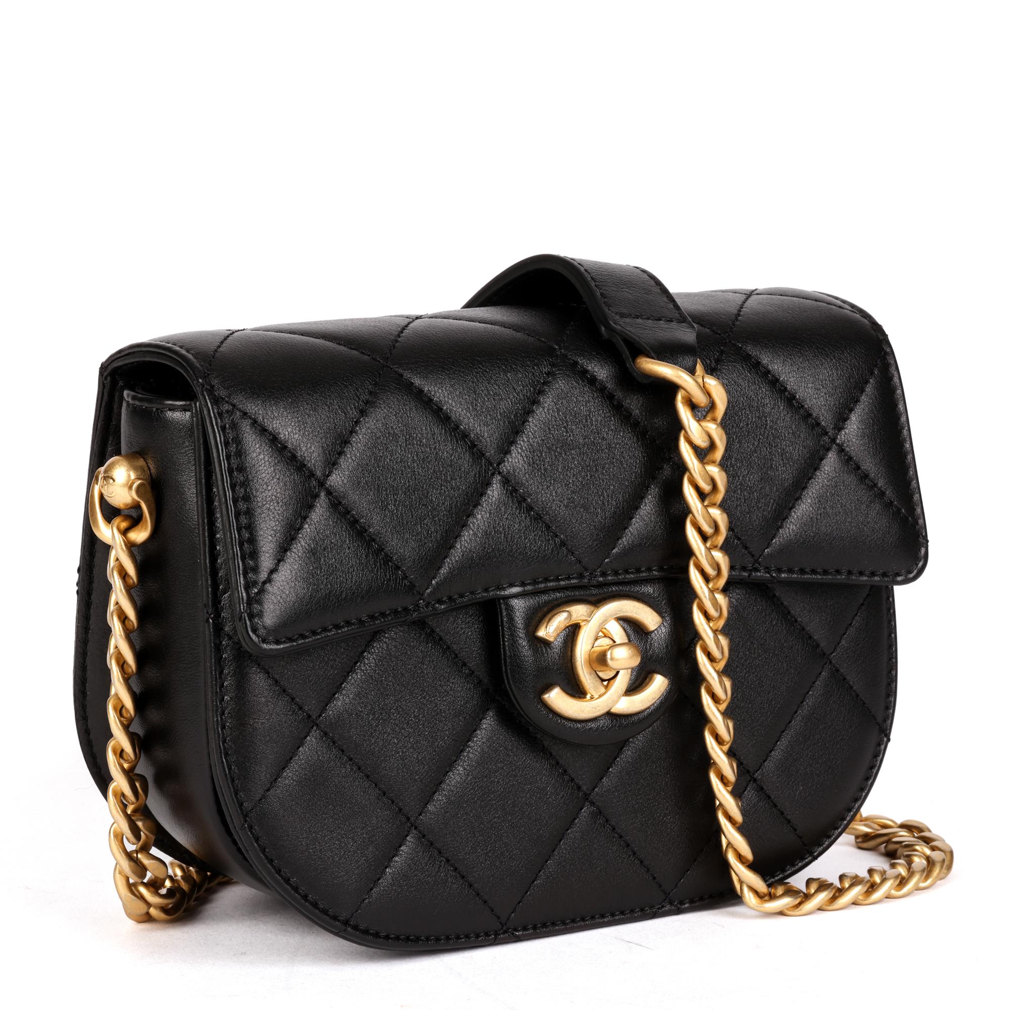 CHANEL
Black Quilted Lambskin Mini Messenger

Serial Number: 31185776
Age (Circa): 2020
Accompanied By: Chanel Dust Bag, Authenticity Card
Authenticity Details: Authenticity Card, Serial Sticker (Made in Italy) 
Gender: Ladies
Type: Shoulder,