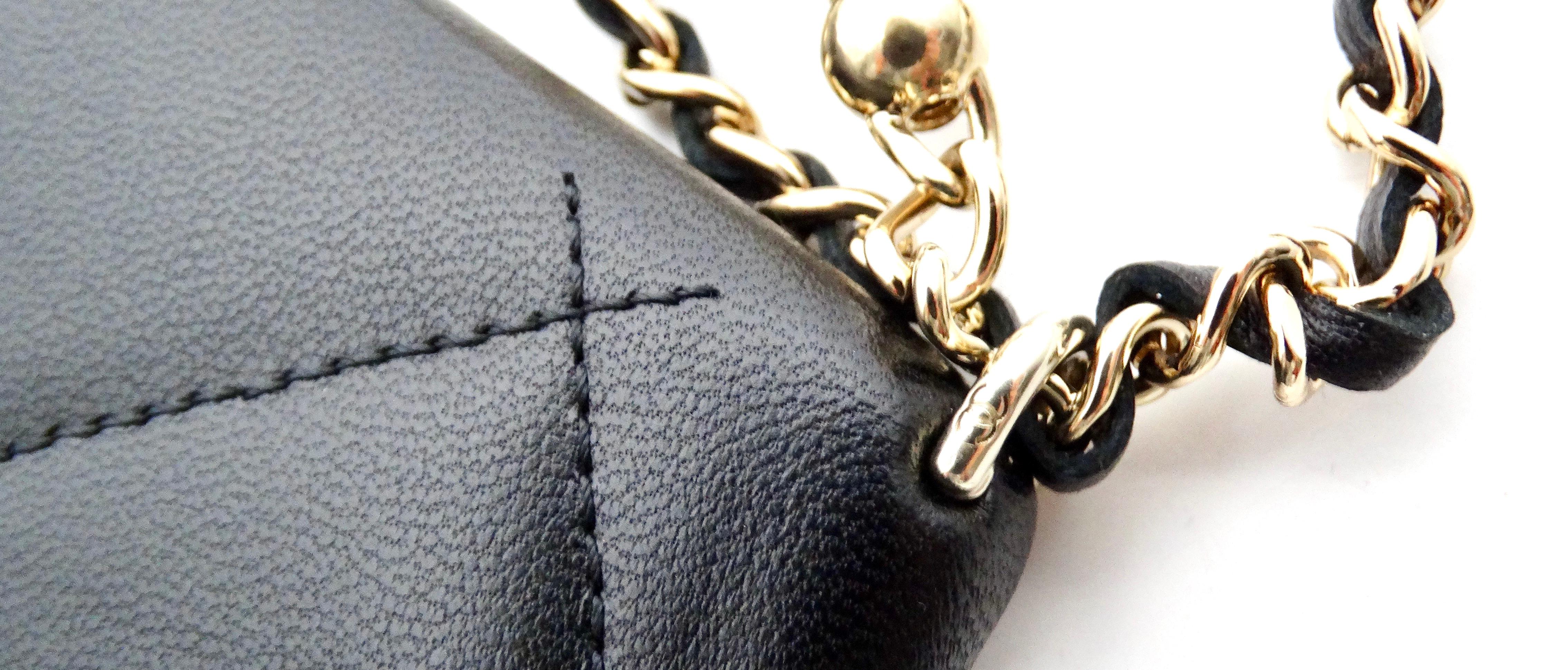 Chanel Black Quilted Lambskin Pearl Crush iPhone 15 Pro Case With Chain Pour femmes en vente