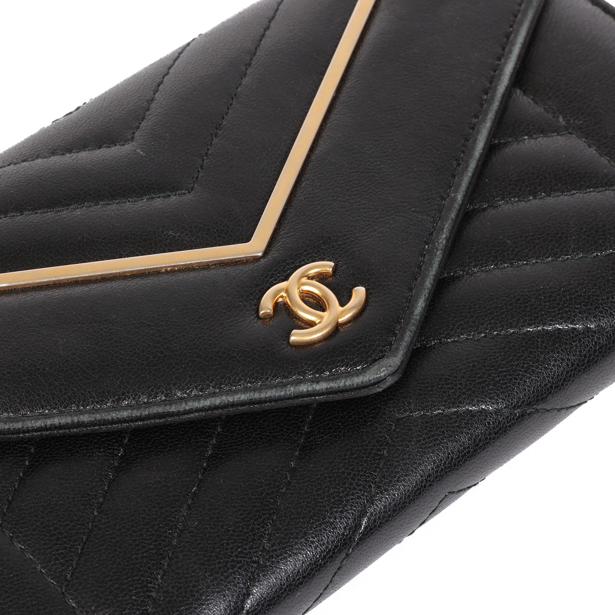 BRAND	Chanel
MODEL	Reversed Wallet
AGE	2017
GENDER	Women's
MATERIAL(S)	Lambskin Leather
COLOUR	Black
HARDWARE	Gold
INTERIOR	Black Leather
HEIGHT	12cm
WIDTH	20cm
DEPTH	3cm
AUTHENTICITY DETAILS	(Made in Italy)