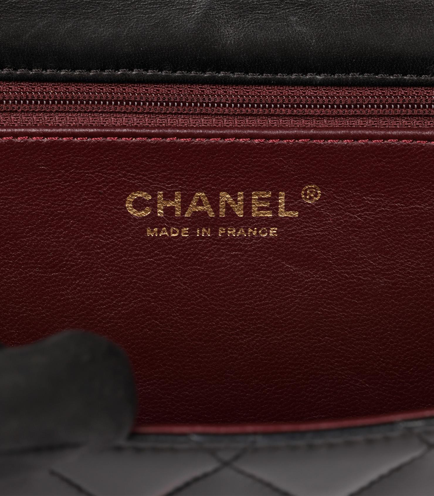 Chanel Schwarzes gestepptes Lammfell Kleine Classic Single Flap Tasche im Angebot 5
