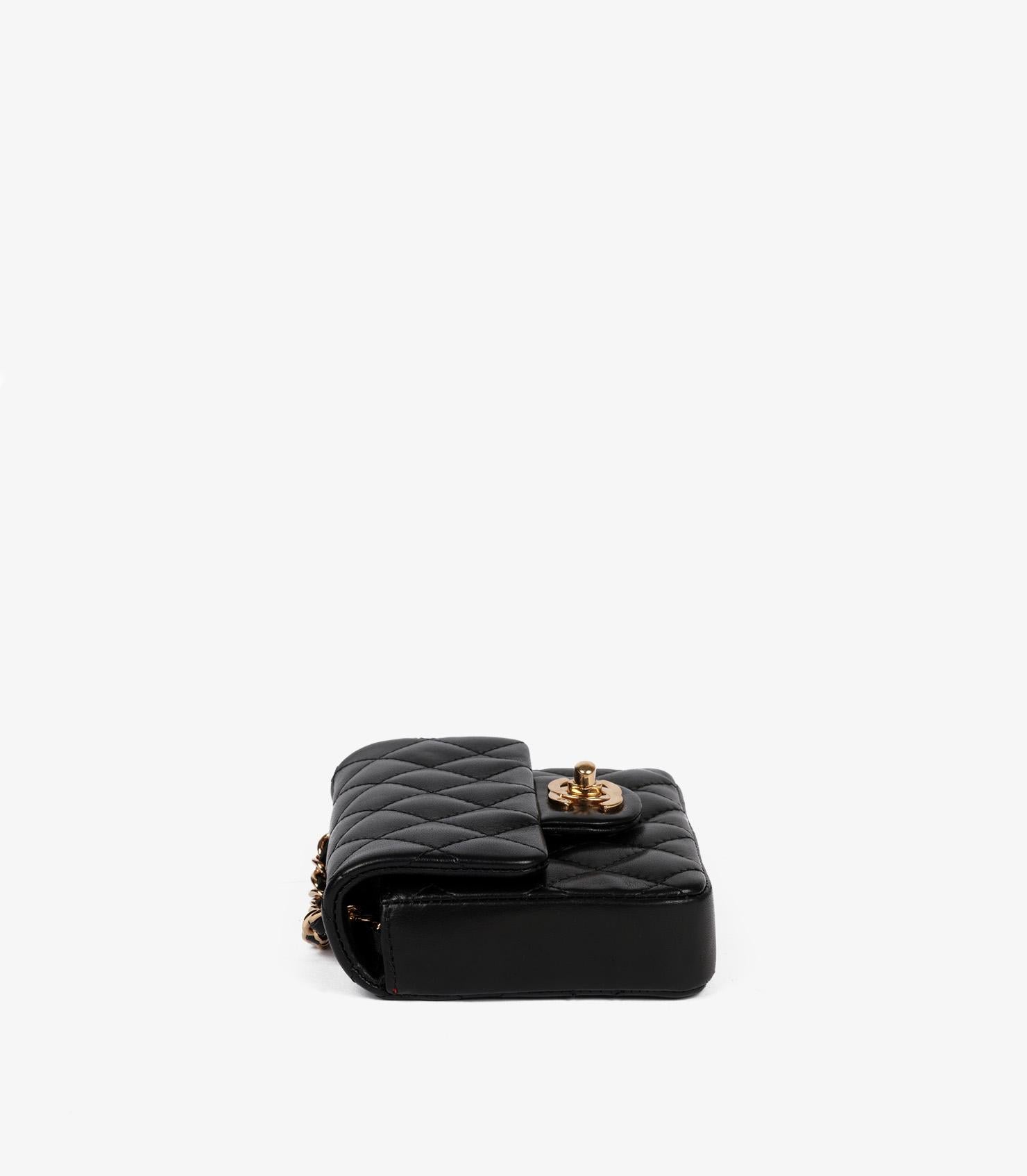 Chanel Black Quilted Lambskin Square Micro Flap Bag In condizioni ottime in vendita a Bishop's Stortford, Hertfordshire