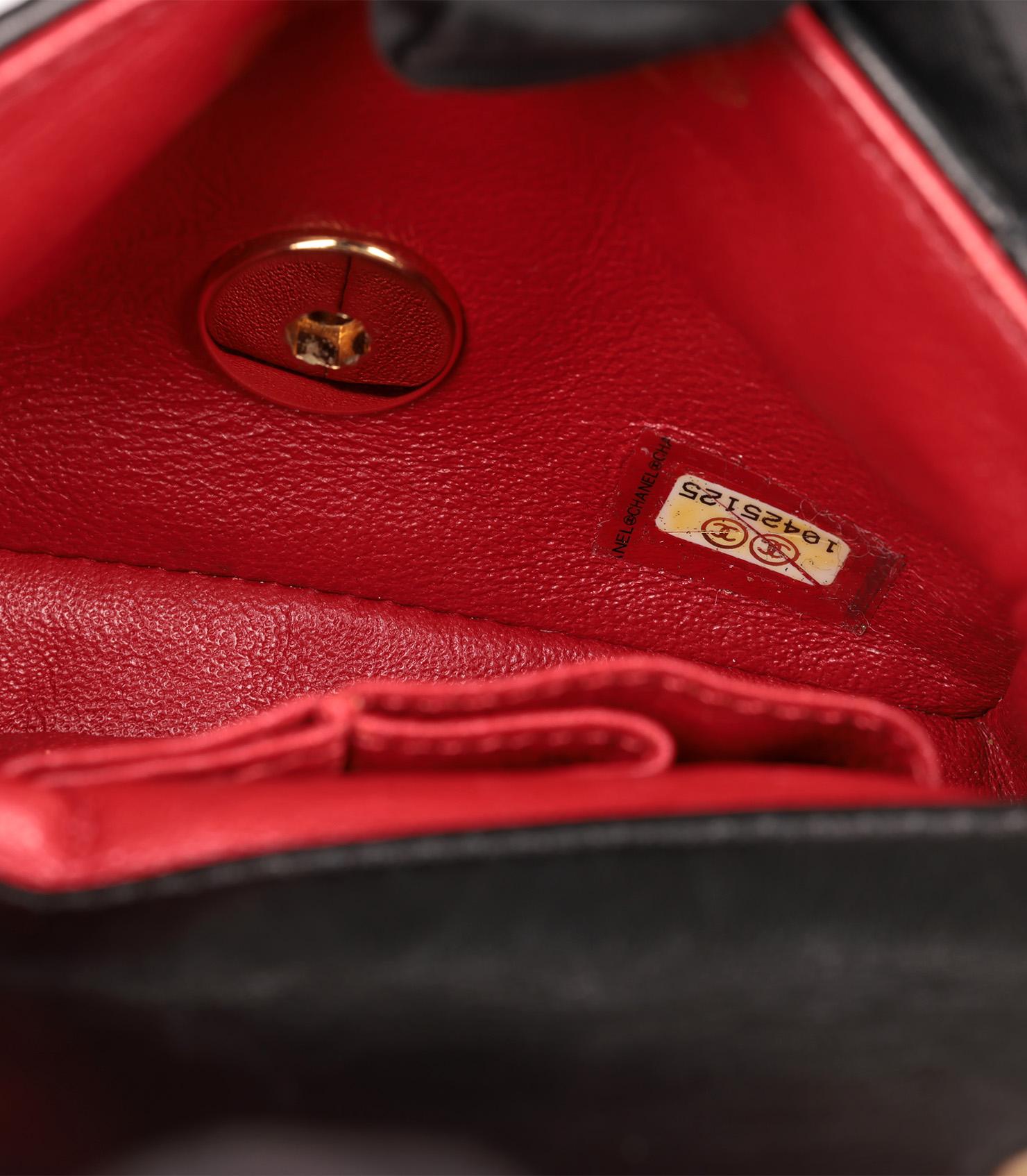 Chanel Black Quilted Lambskin Square Micro Flap Bag in vendita 3