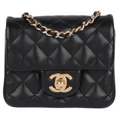 Chanel Schwarzes gestepptes Lammfell Square Micro Flap Tasche