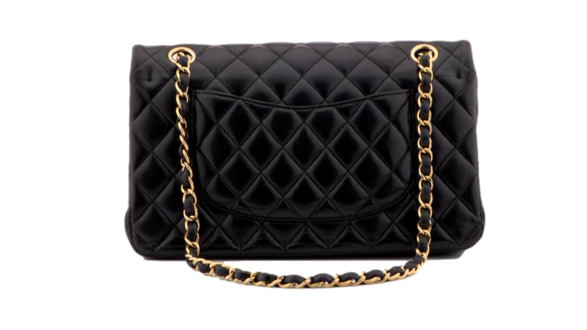 SKU 	AT-1891
Brand	Chanel
Model	Timeless Classic
Serial No.	24******
Color	Black
Date	Approx. 2017
Metal	Gold
Material	Lambskin
Measurements	Approx. 25 x 15 x 7 cm
Condition	Excellent 
Comes with	Chanel Dust bag and authentic card

If you are