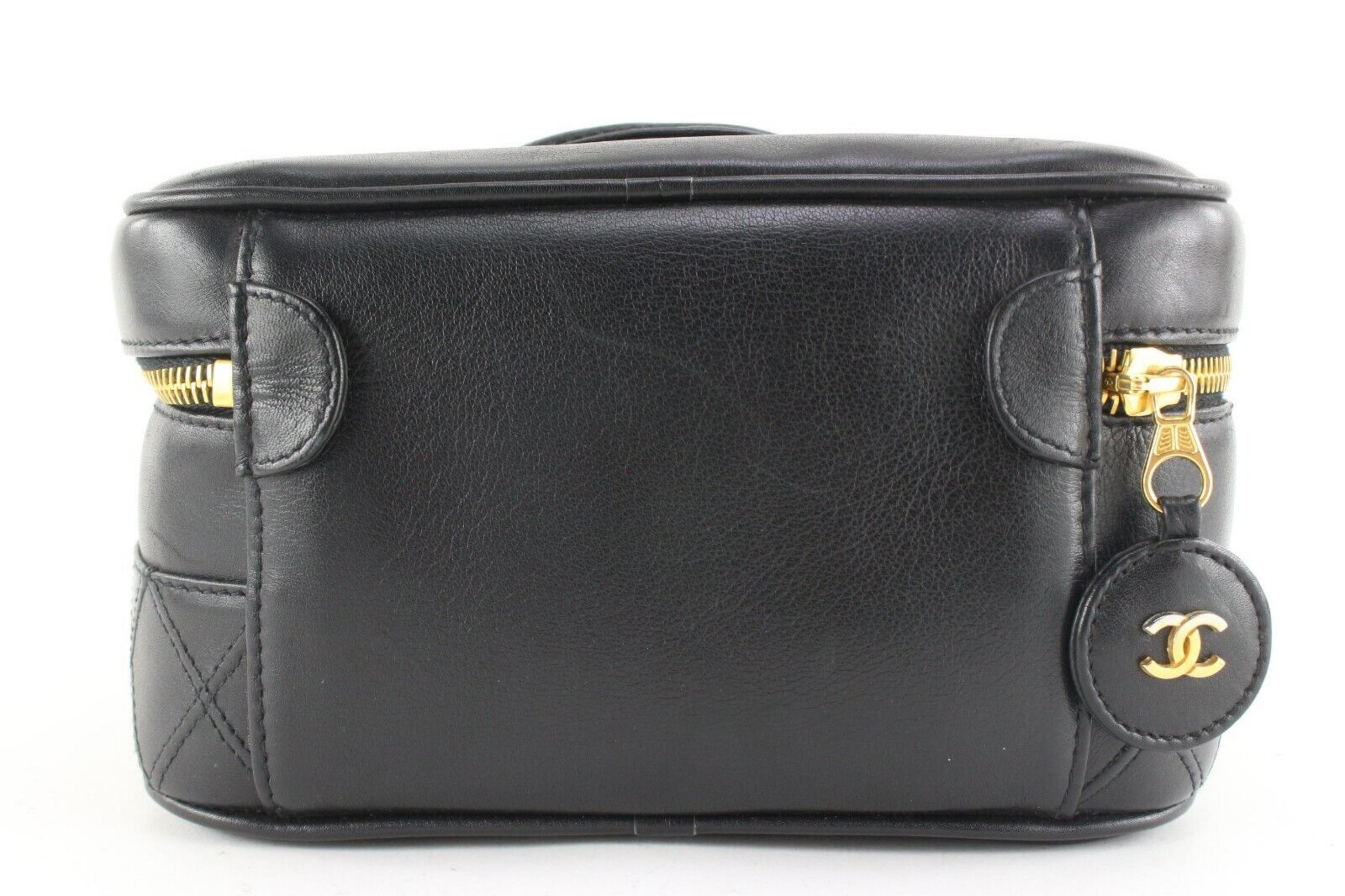 Chanel Black Quilted Lambskin Vanity Case 1CC0412 For Sale 6