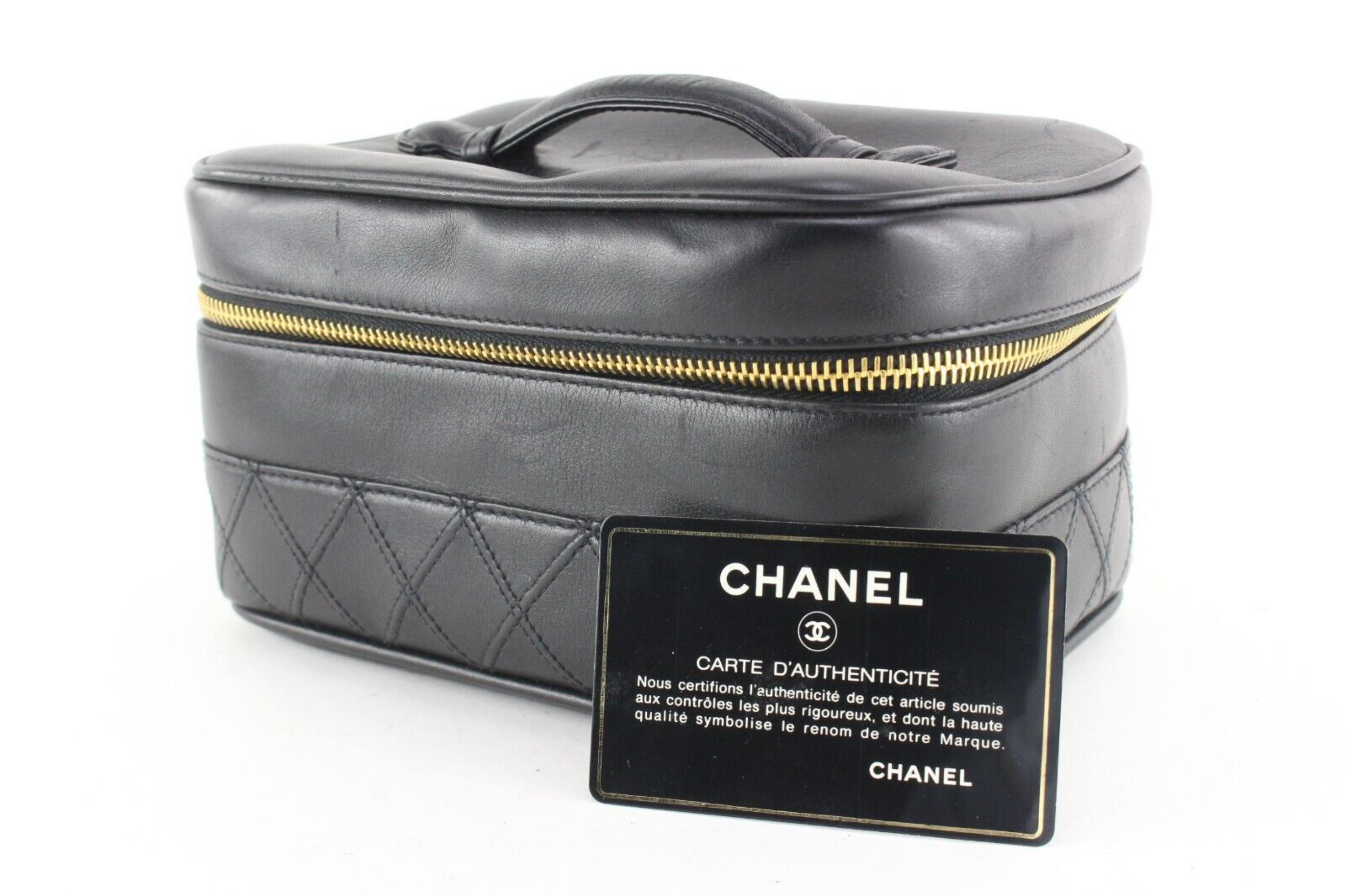 Chanel Black Quilted Lambskin Vanity Case 1CC0412 For Sale 1