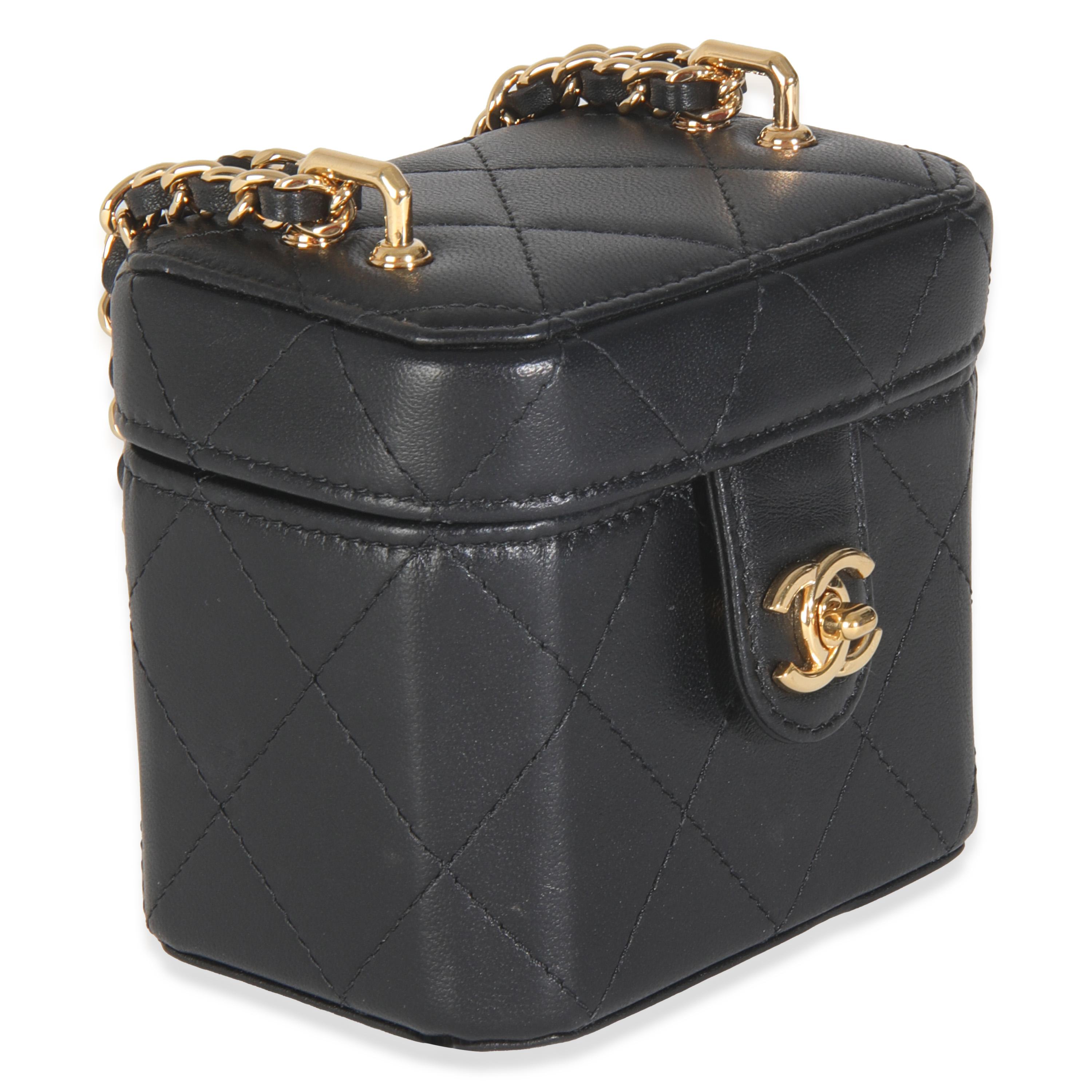 Chanel Black Quilted Lambskin Vanity Clutch With Chain In Excellent Condition For Sale In New York, NY