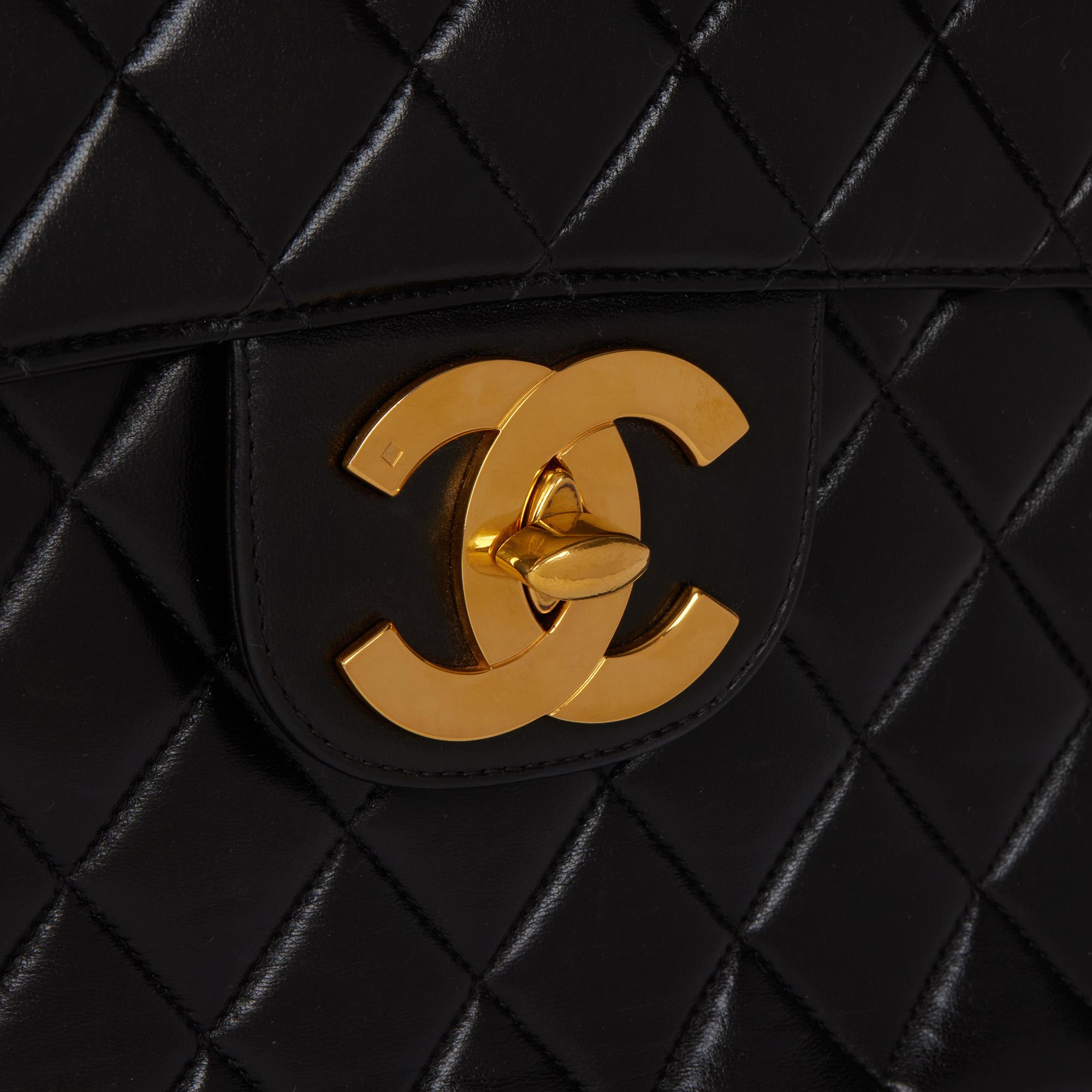 CHANEL Schwarze Vintage Jumbo XL Classic Single Flap Tasche aus gestepptem Lammfell Damen