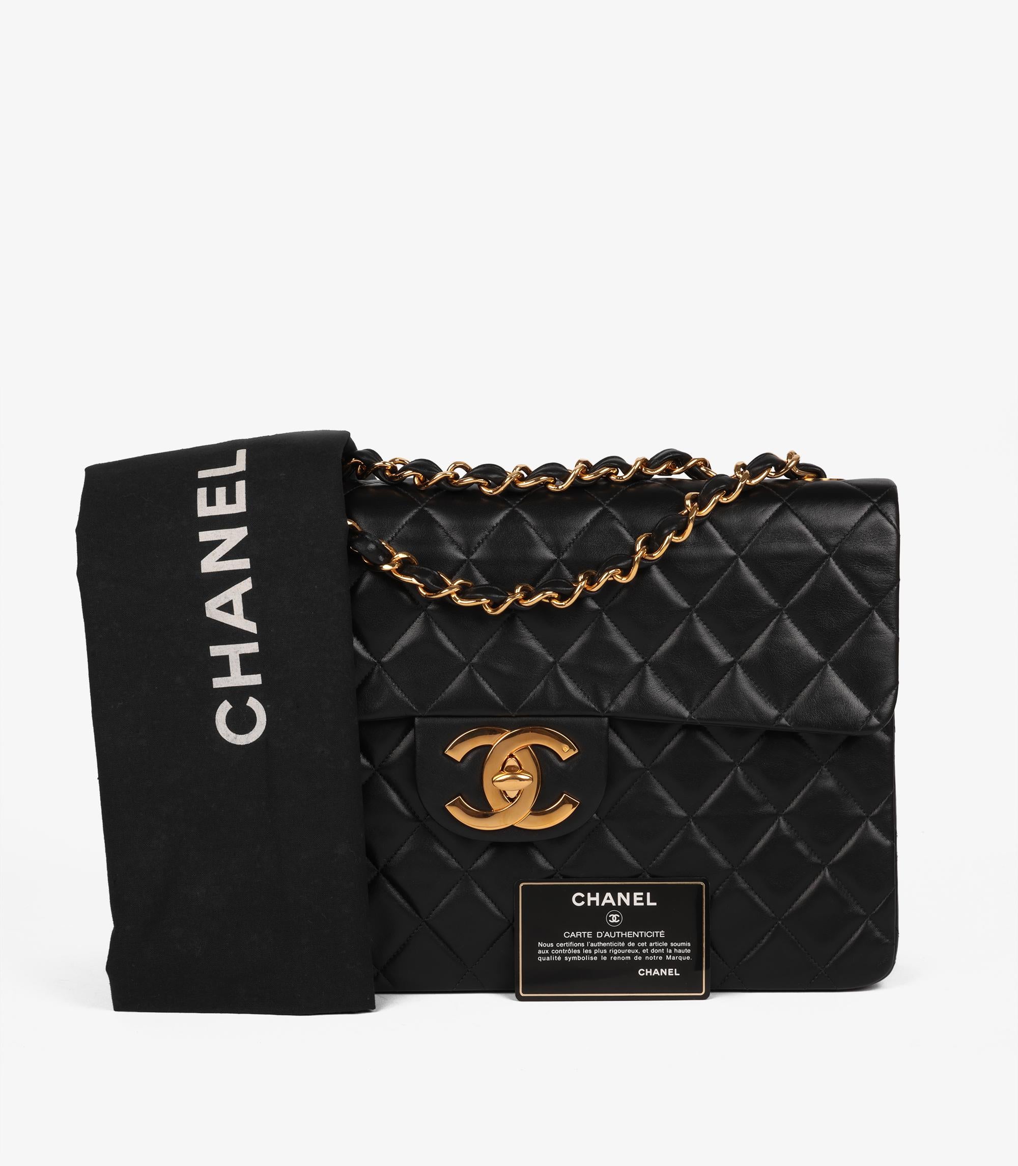 Chanel - Sac à main classique en cuir d'agneau matelassé Vintage Maxi Jumbo XL à simple rabat en vente 6
