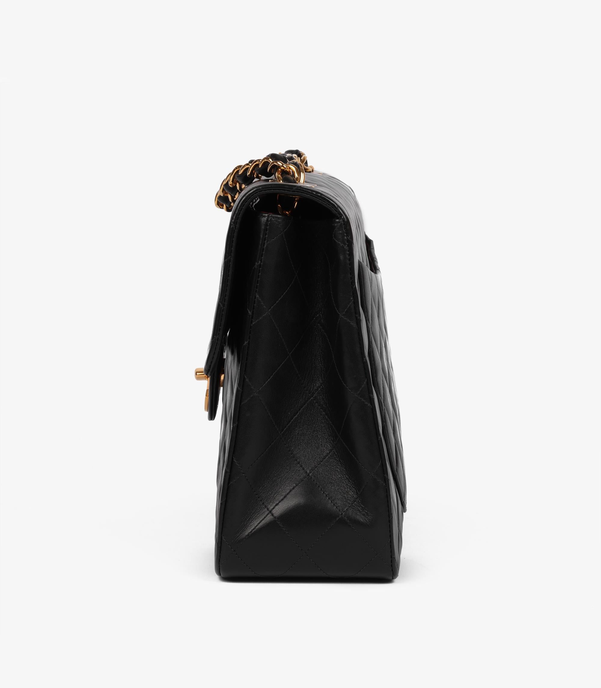 Chanel - Sac à main classique en cuir d'agneau matelassé Vintage Maxi Jumbo XL à simple rabat en vente 1