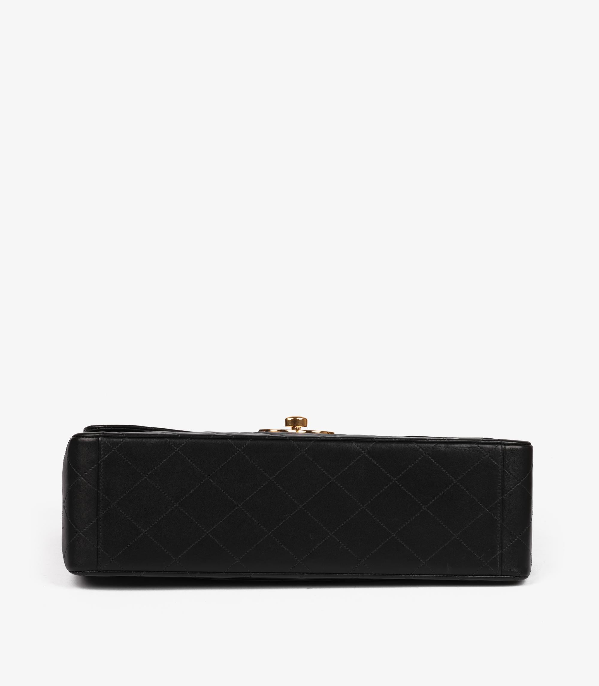 Chanel - Sac à main classique en cuir d'agneau matelassé Vintage Maxi Jumbo XL à simple rabat en vente 2