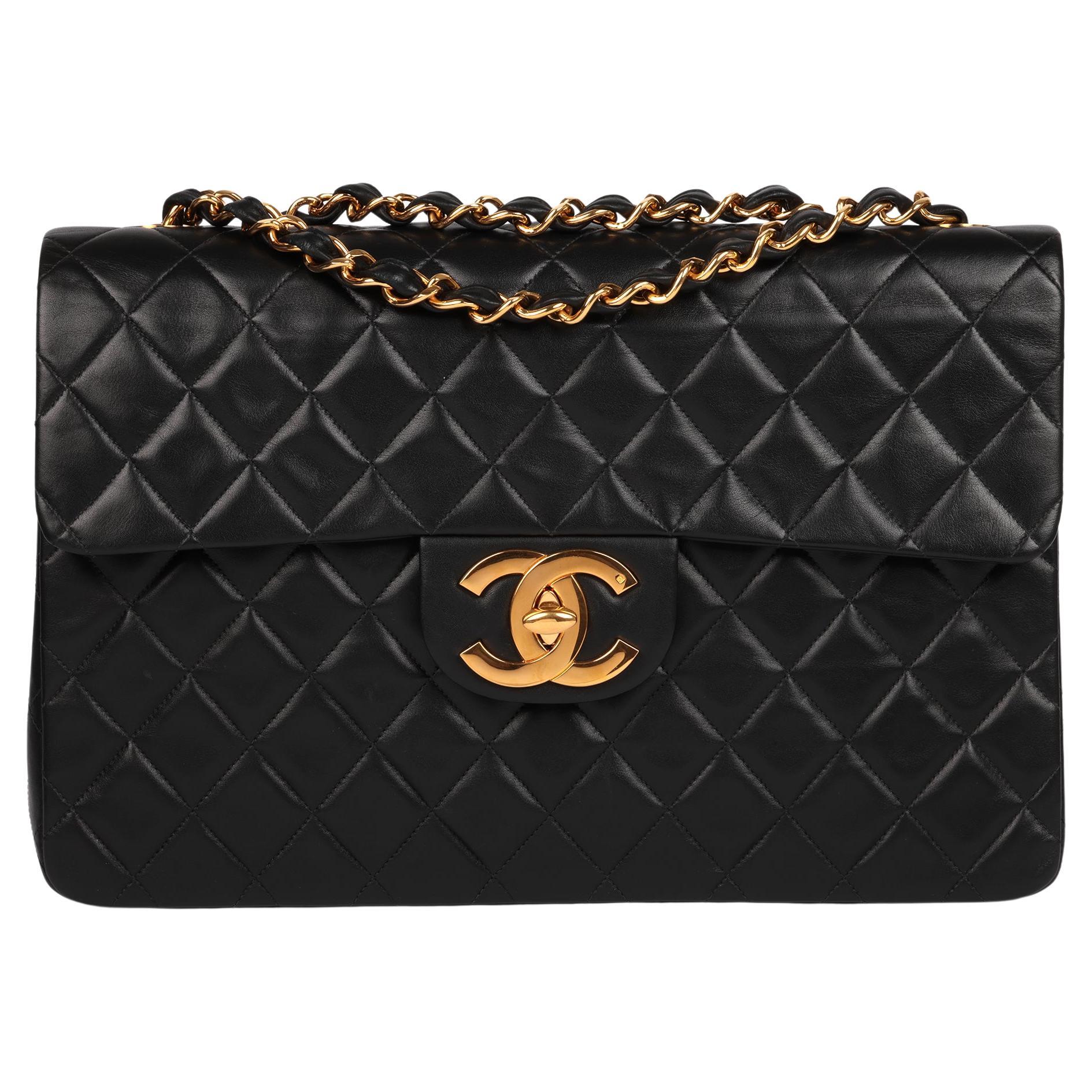 Chanel - Sac à main classique en cuir d'agneau matelassé Vintage Maxi Jumbo XL à simple rabat en vente