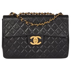 CHANEL Schwarze Vintage Maxi Jumo XL Classic Single Flap Tasche aus gestepptem Lammfell