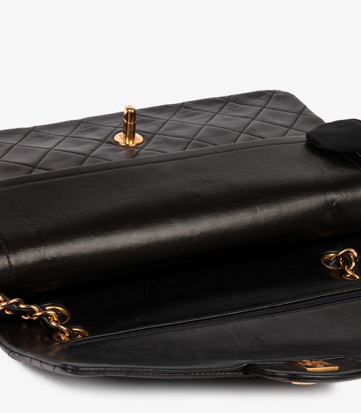 Chanel Schwarze Vintage Medium Classic Double Flap Tasche aus gestepptem Lammfell im Angebot 6