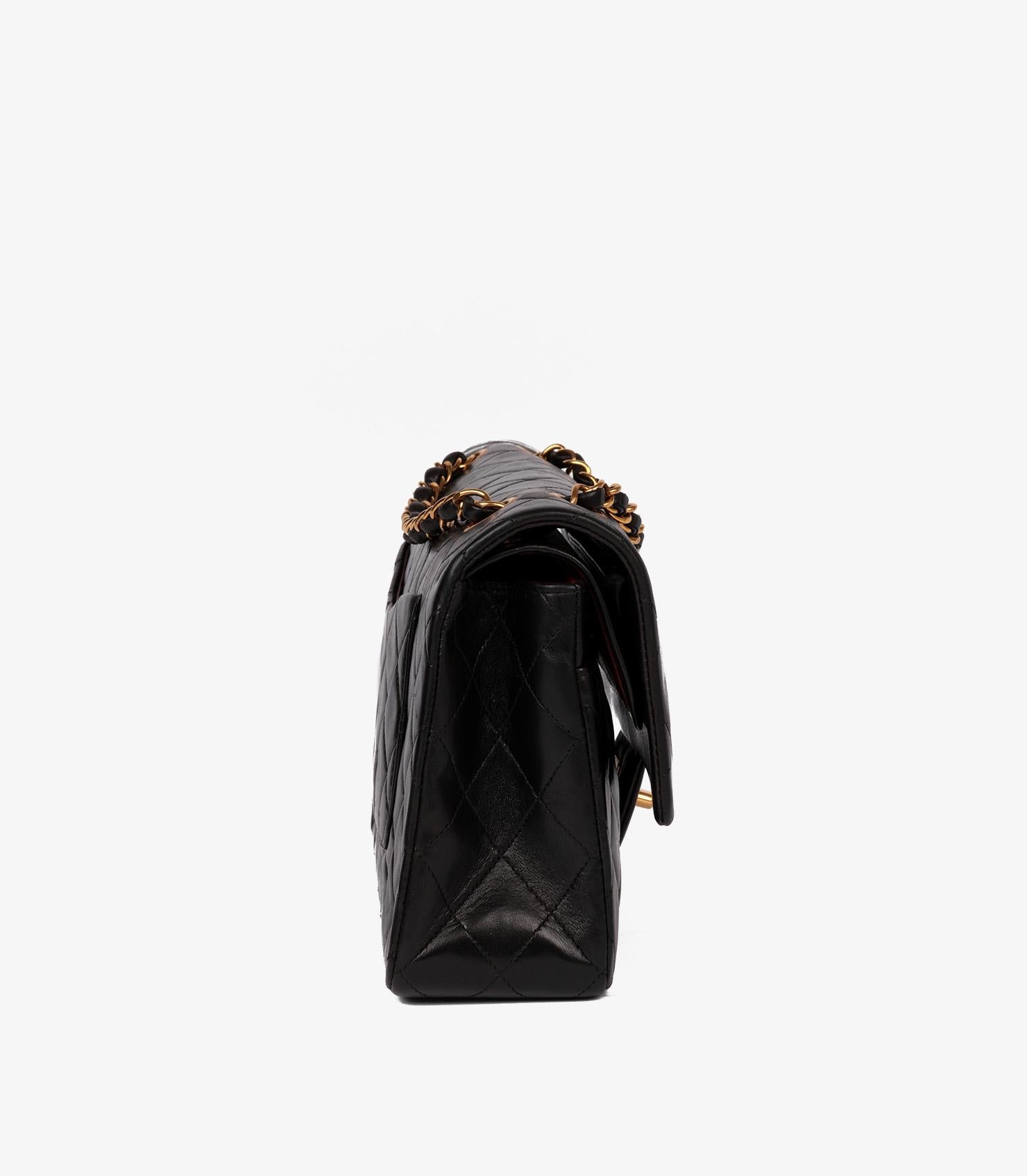 Femenino o masculino Chanel Bolso Clásico Acolchado Negro Piel de Cordero Vintage Mediano con Doble Solapa