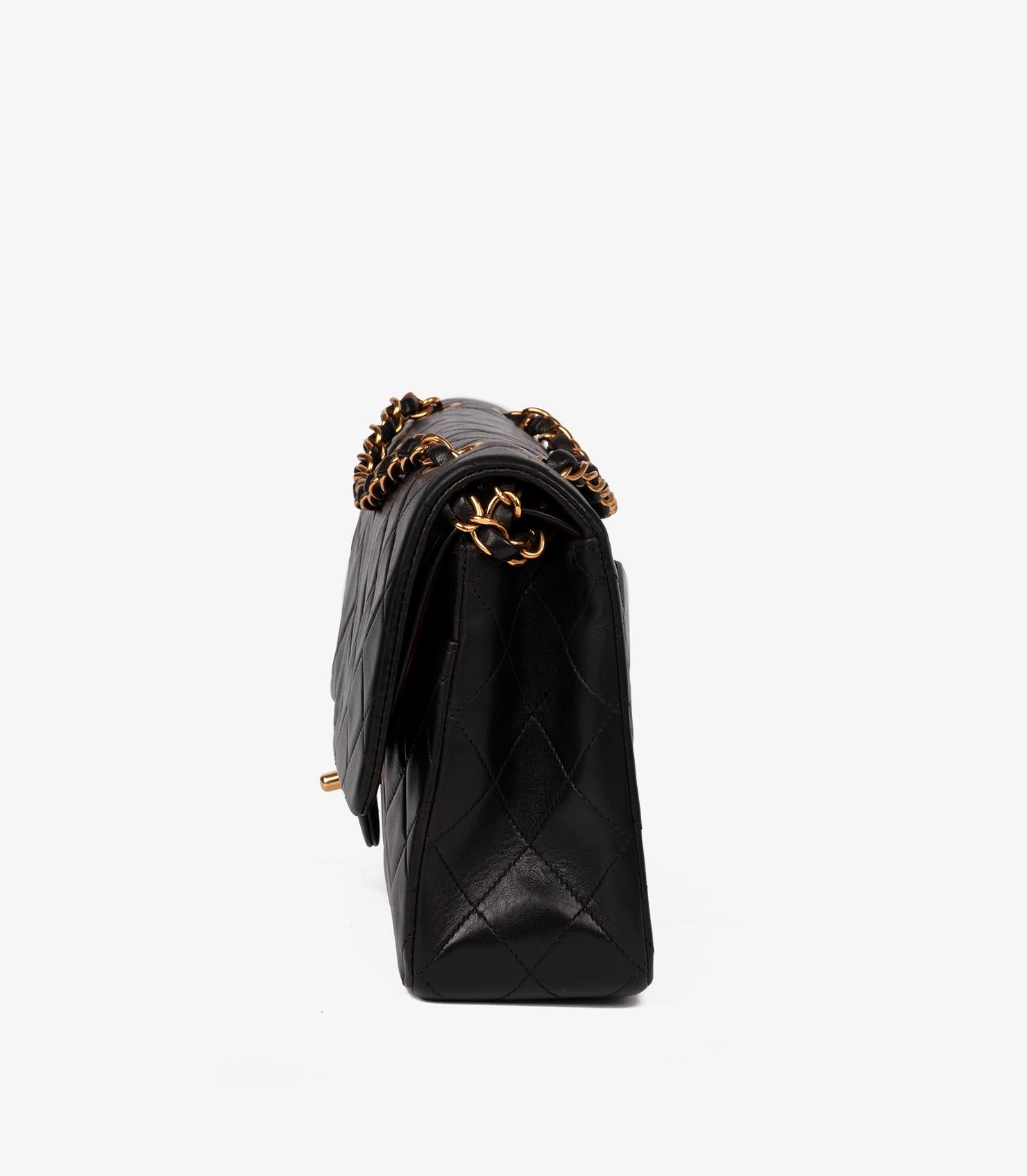 Chanel Bolso Clásico Acolchado Negro Piel de Cordero Vintage Mediano con Doble Solapa 1