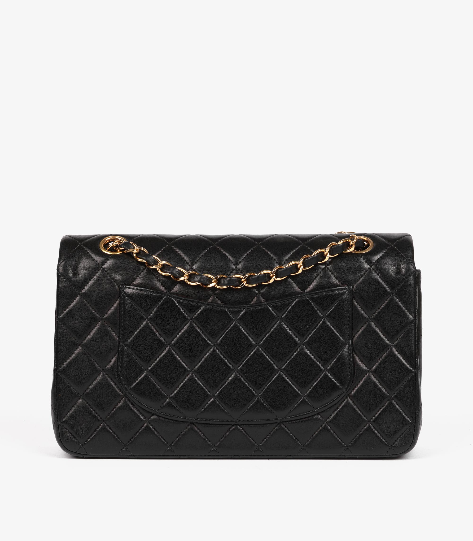 Chanel - Sac à main classique à double rabat en cuir d'agneau matelassé noir - Vintage Medium Unisexe en vente
