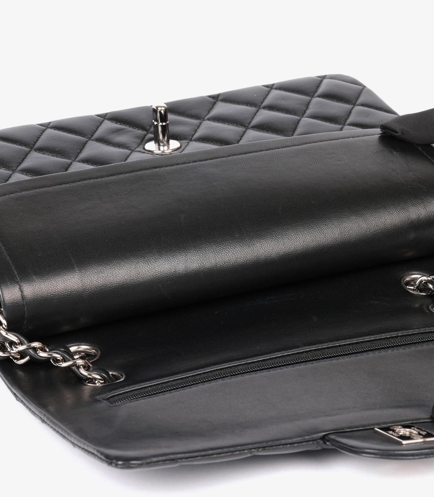 De las mujeres Chanel Black Quilted Lambskin Vintage Medium Classic Double Flap Bag en venta