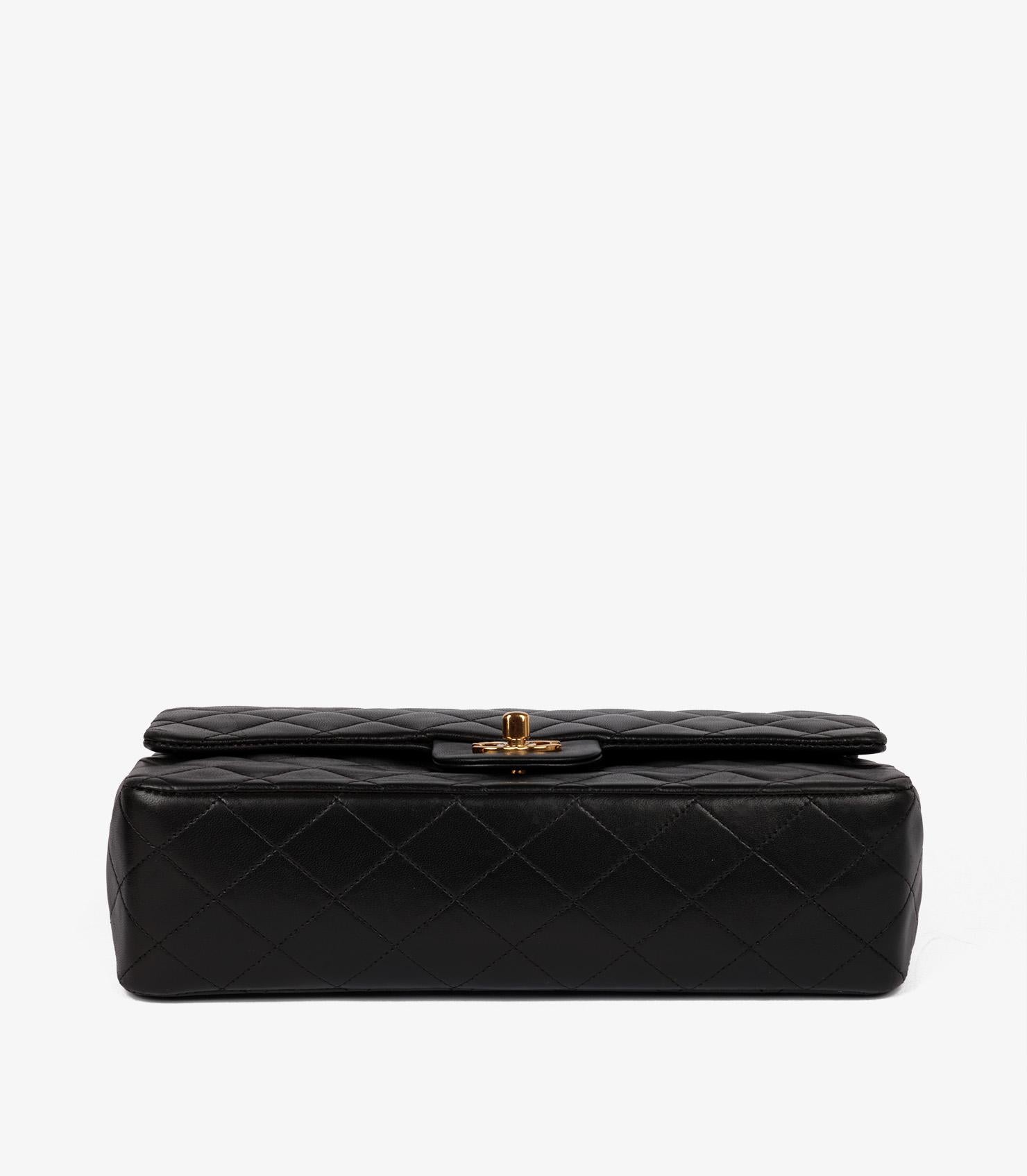 Chanel Bolso Clásico Acolchado Negro Piel de Cordero Vintage Mediano con Doble Solapa 3