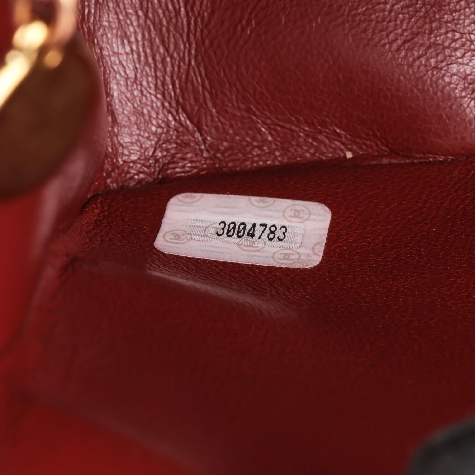CHANEL Noir Cuir d'agneau matelassé Vintage Medium Classic Kelly en vente 6