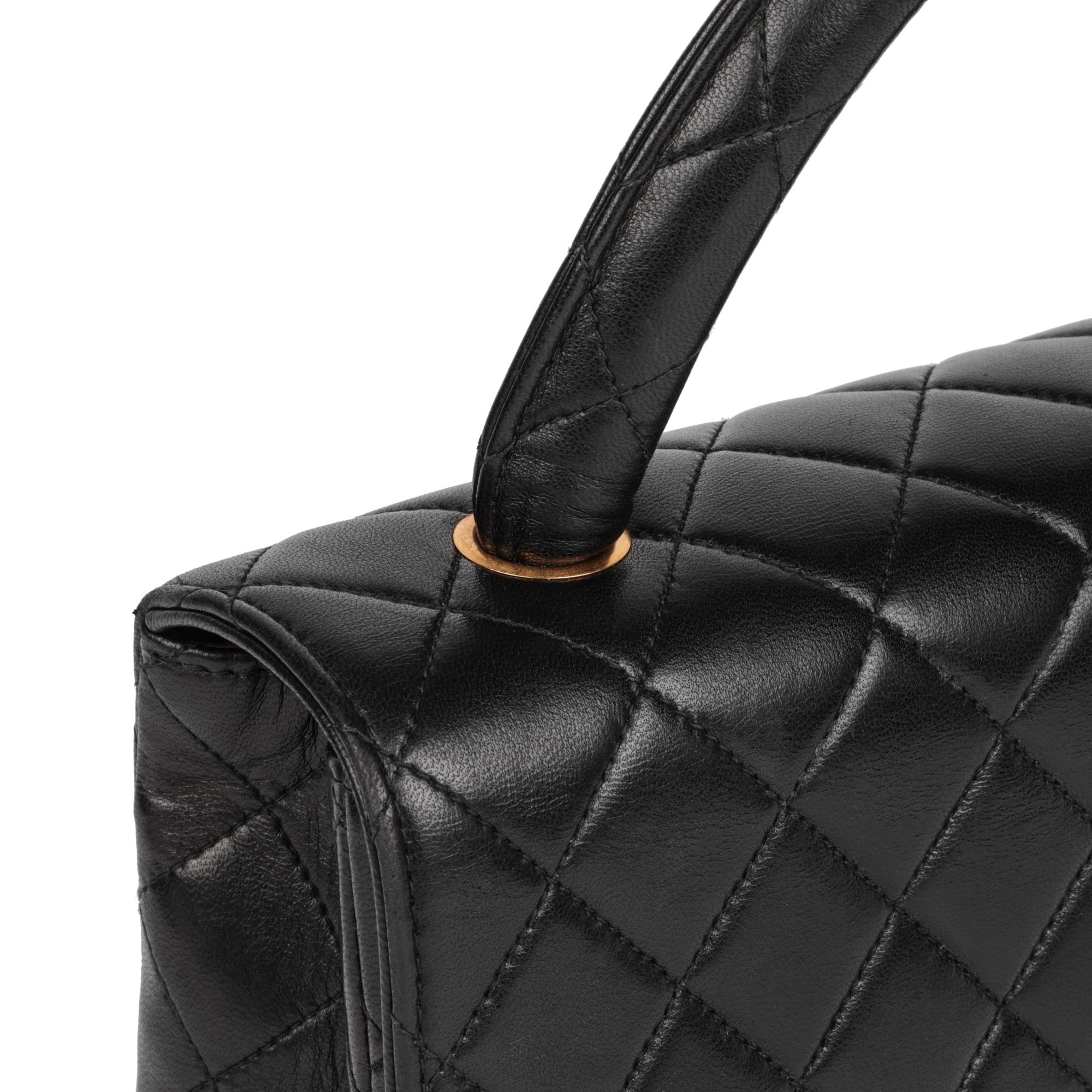 CHANEL Noir Cuir d'agneau matelassé Vintage Medium Classic Kelly en vente 4