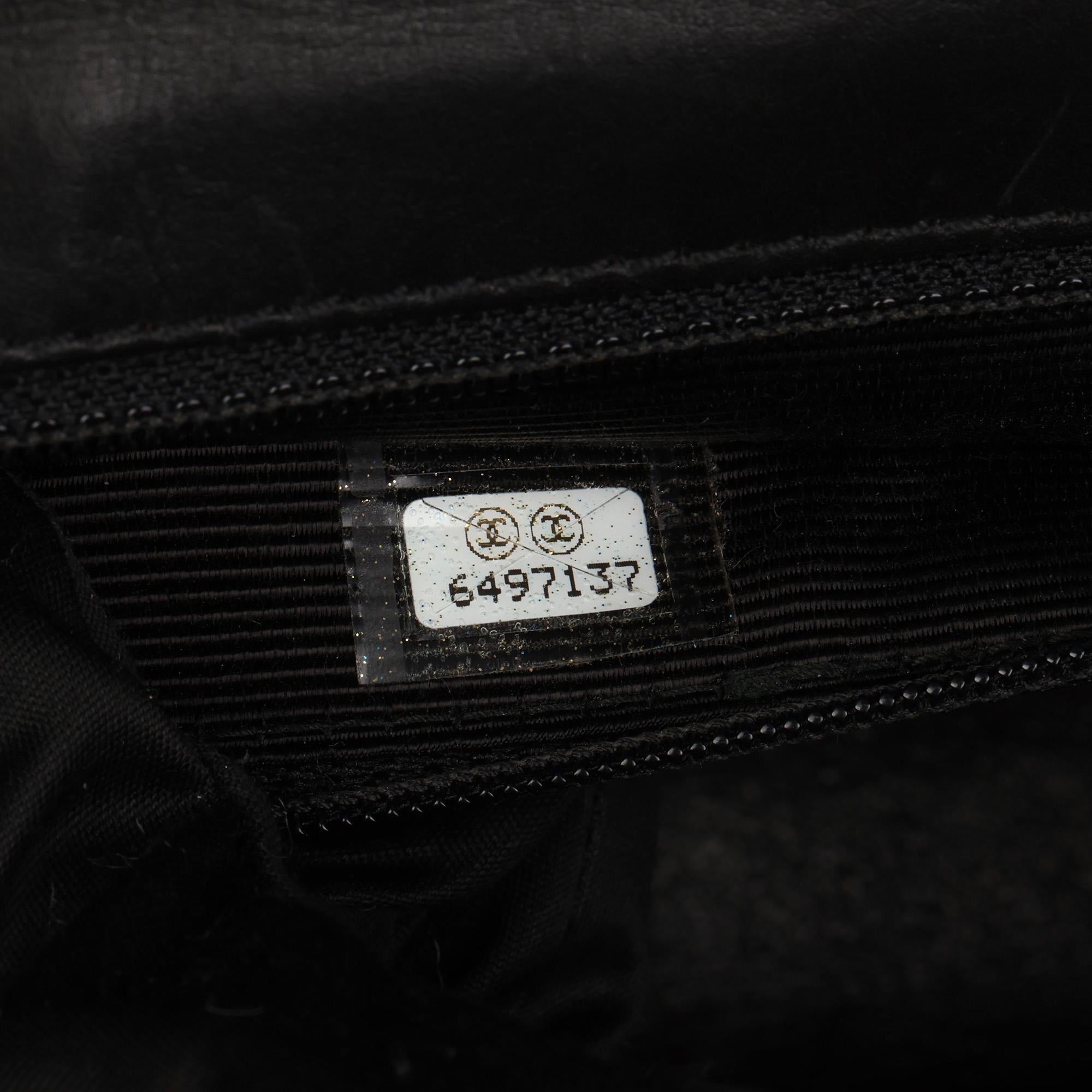 CHANEL Schwarze Vintage Medium Klassische Tasche aus gestepptem Lammfell mit einer Klappe im Angebot 5