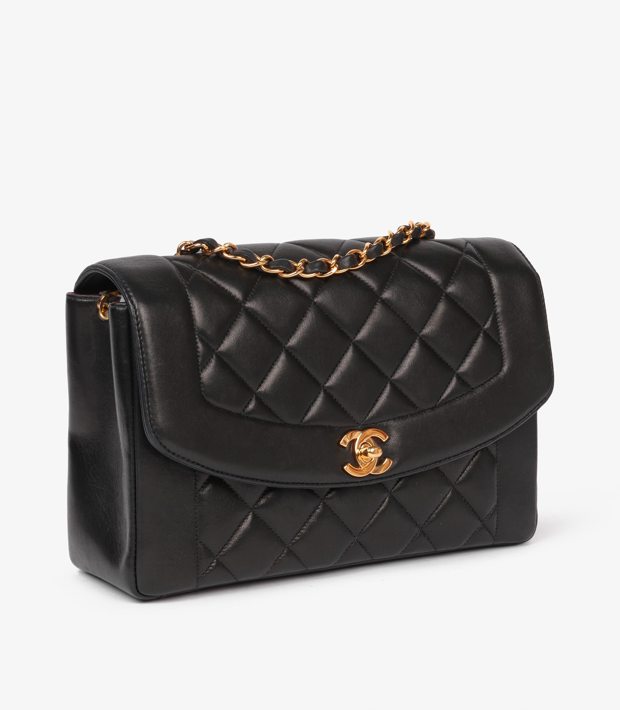 Chanel Black Quilted Lambskin Vintage Medium Diana Classic Single Flap Bag In Excellent Condition In Bishop's Stortford, Hertfordshire
