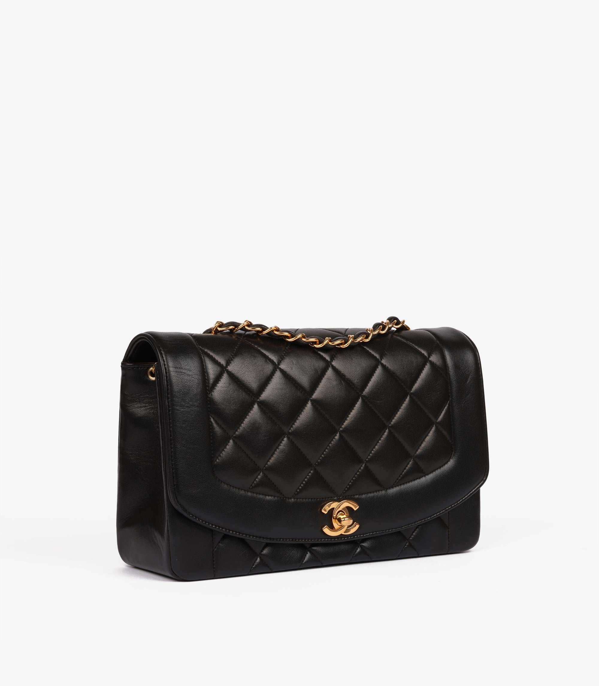 Chanel Black Quilted Lambskin Vintage Medium Diana Classic Single Flap Bag In Excellent Condition For Sale In Bishop's Stortford, Hertfordshire
