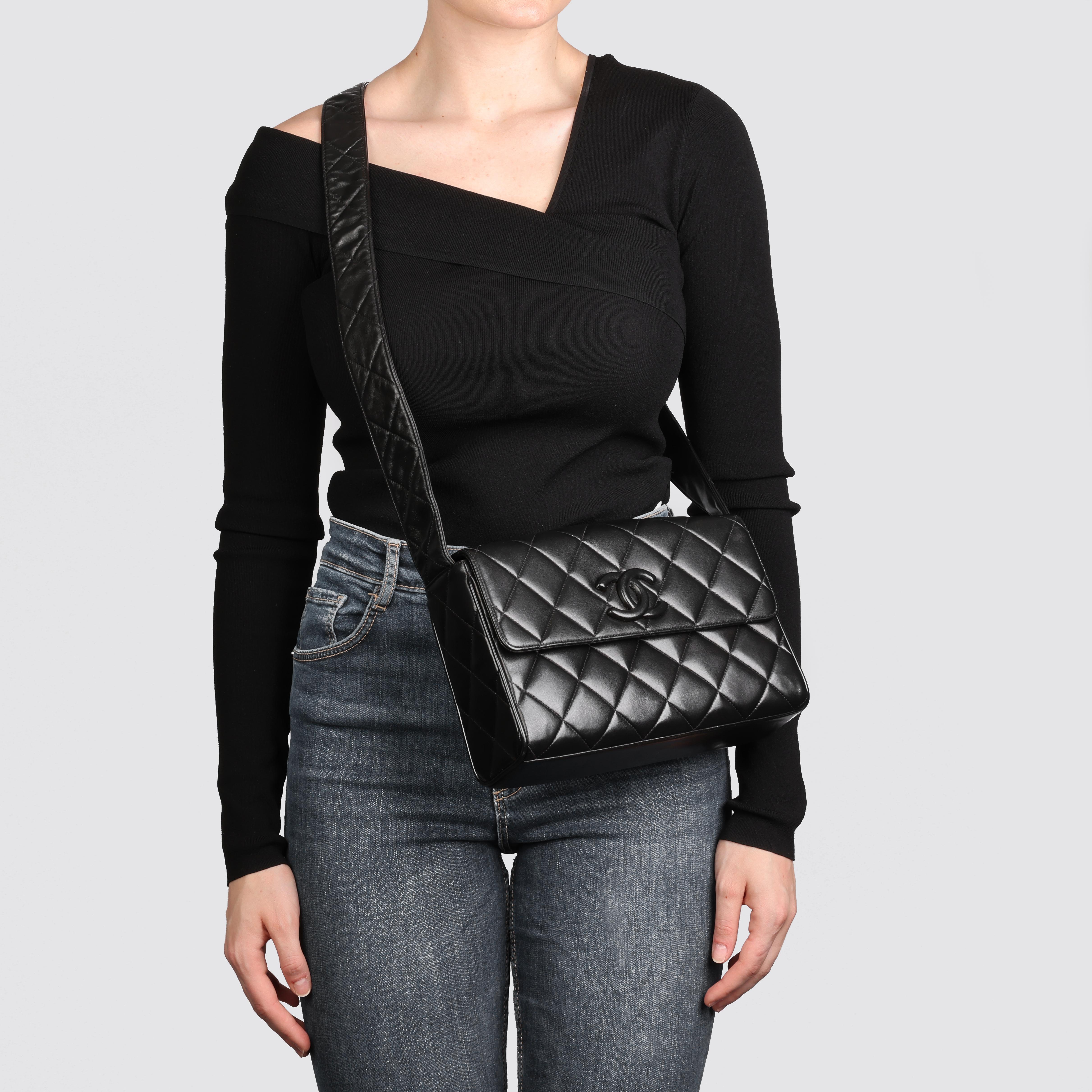 CHANEL Black Quilted Lambskin Vintage Medium Leather Logo Flap Bag  For Sale 6