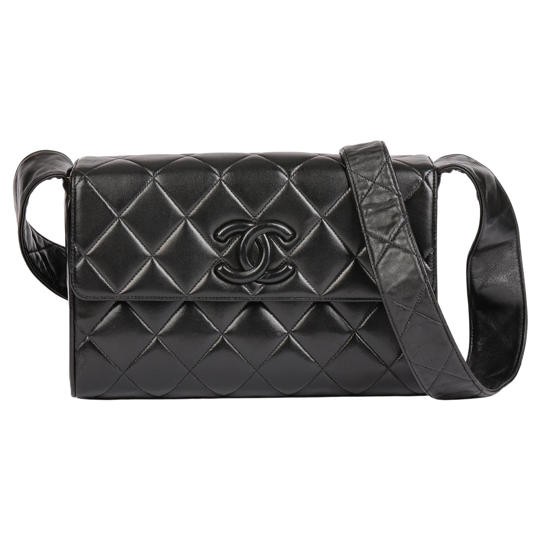 CHANEL Borsa media in pelle d'agnello vintage trapuntata nera con patta con logo