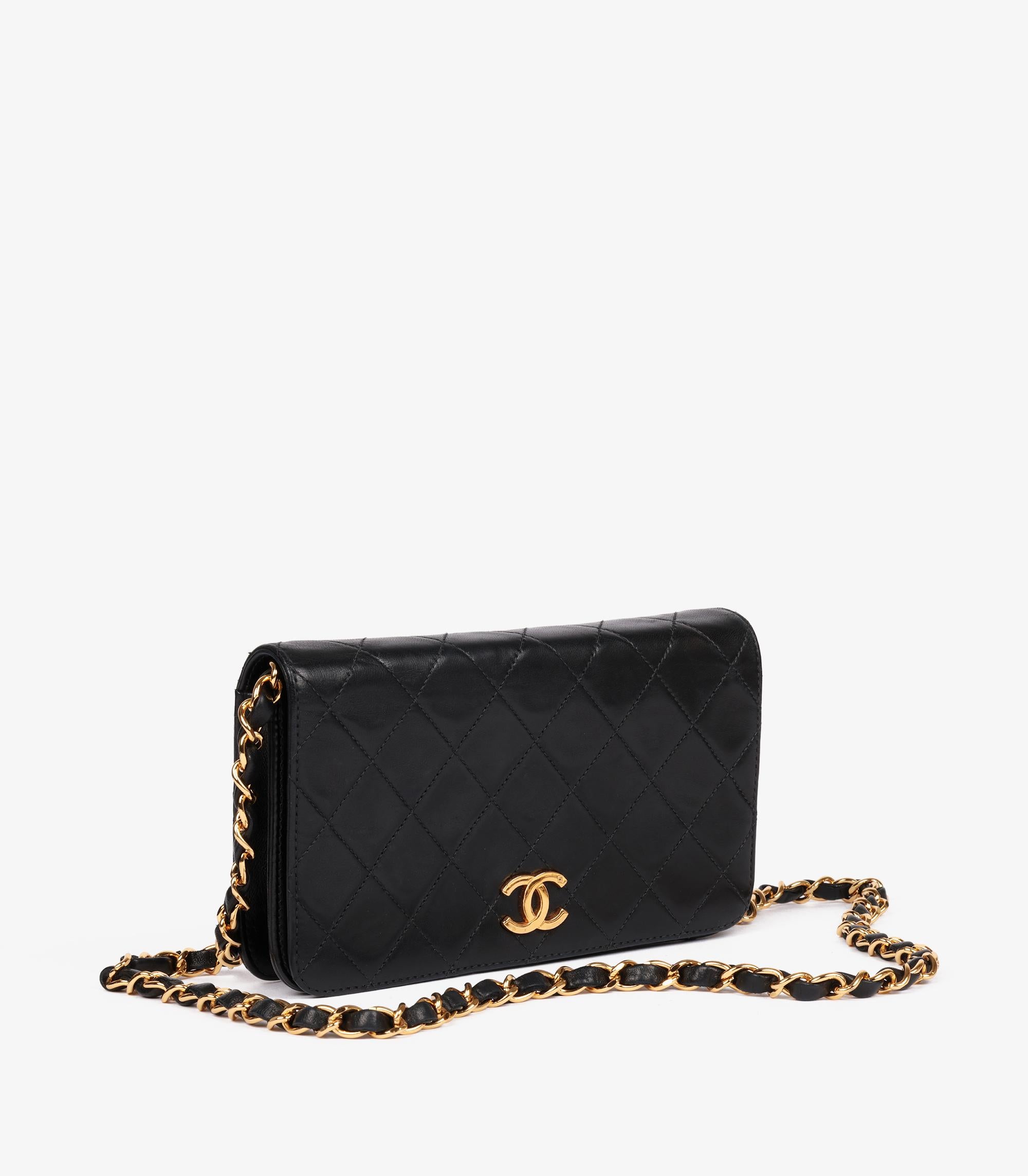 Chanel - Mini sac à rabat vintage en cuir d'agneau matelassé - noir

Détails du produit
Xupes Ref : HB5868
Marque : Chanel
Modèle :  Mini sac à rabat
Type : Shoulder, Crossbody
Numéro de série : 5884048
Âge : 1999
Accompagné de : Chanel Dust Bag,