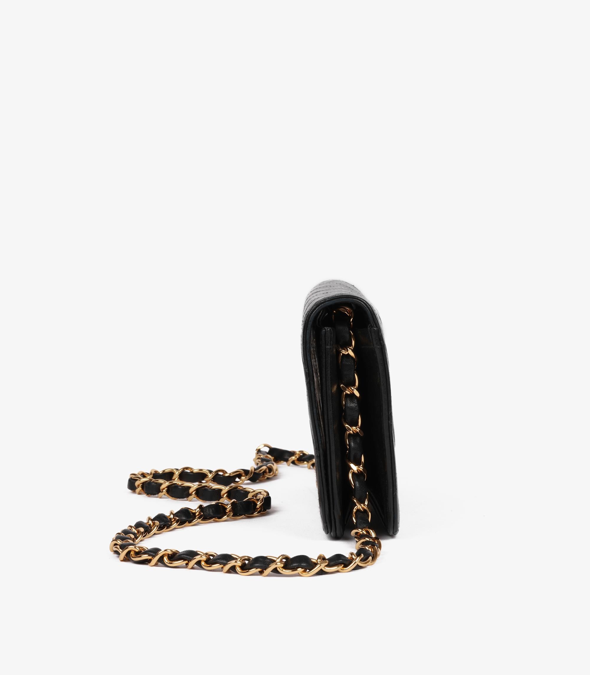 Chanel - Mini sac à rabat vintage en cuir d'agneau matelassé - noir Unisexe en vente