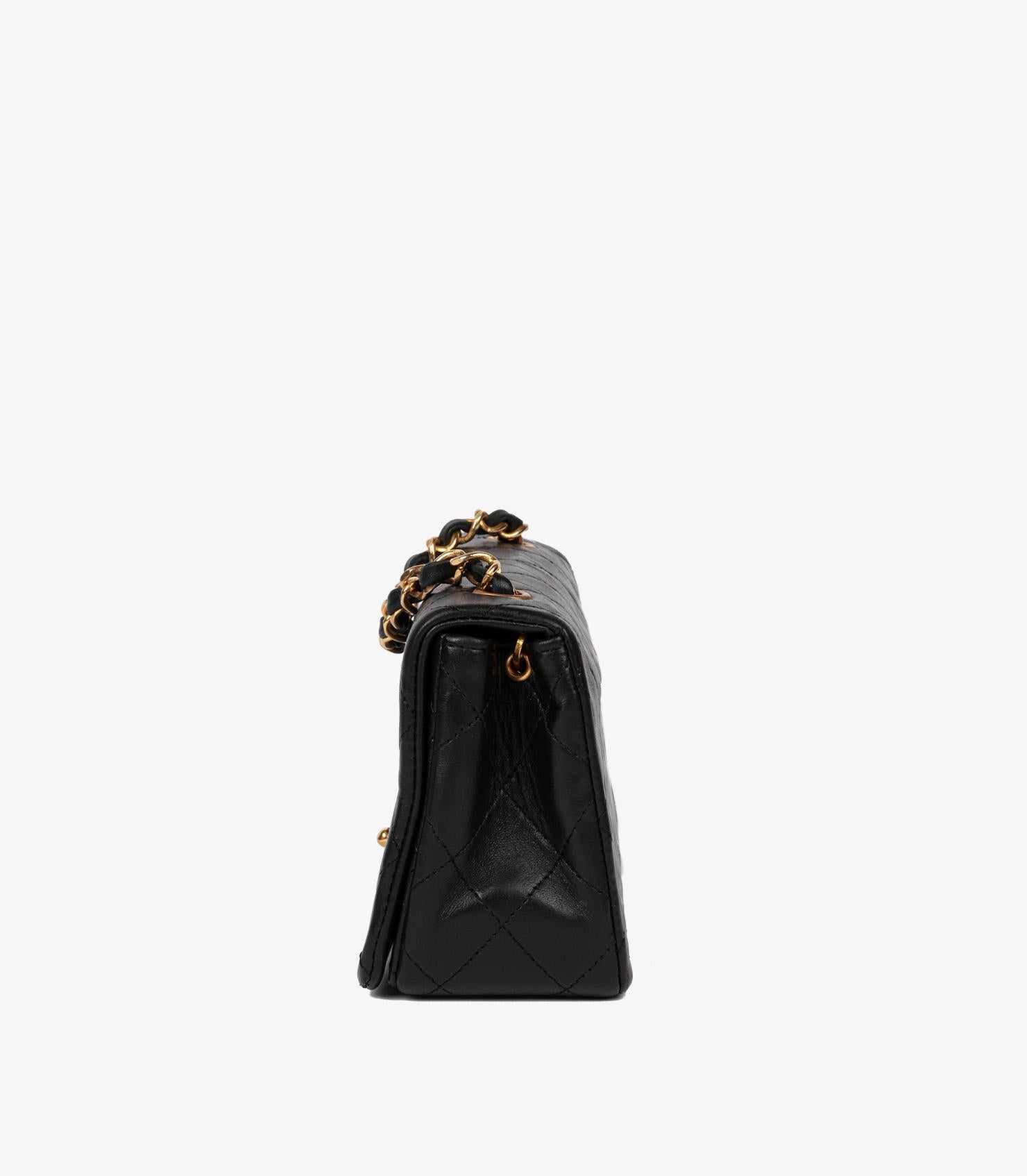  Chanel - Mini sac à rabat rectangulaire en cuir d'agneau matelassé vintage - noir Unisexe 